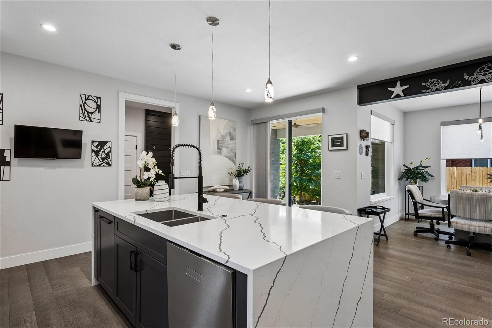 MLS Image #17 for 966  saint paul street,denver, Colorado