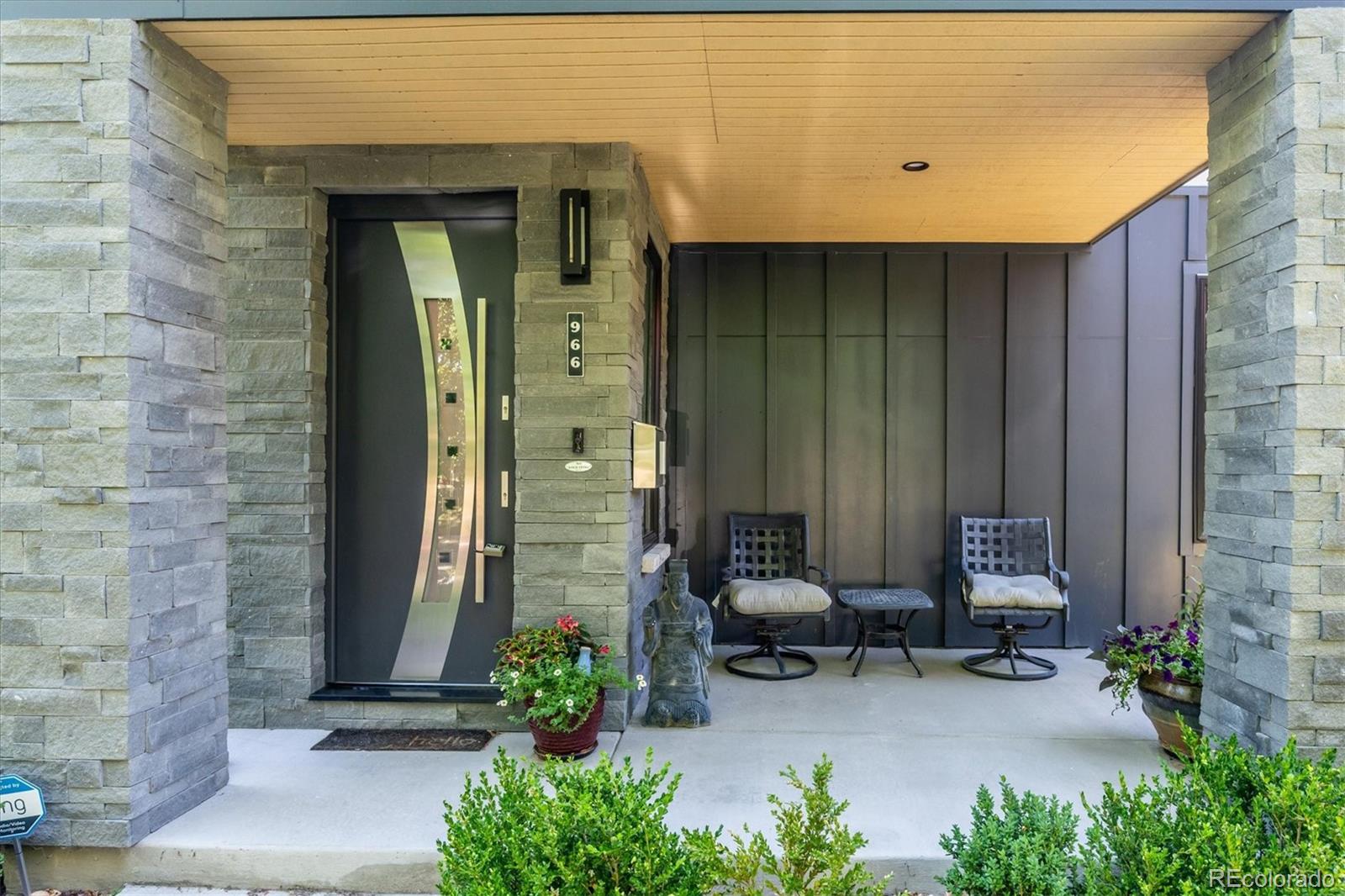 MLS Image #5 for 966  saint paul street,denver, Colorado