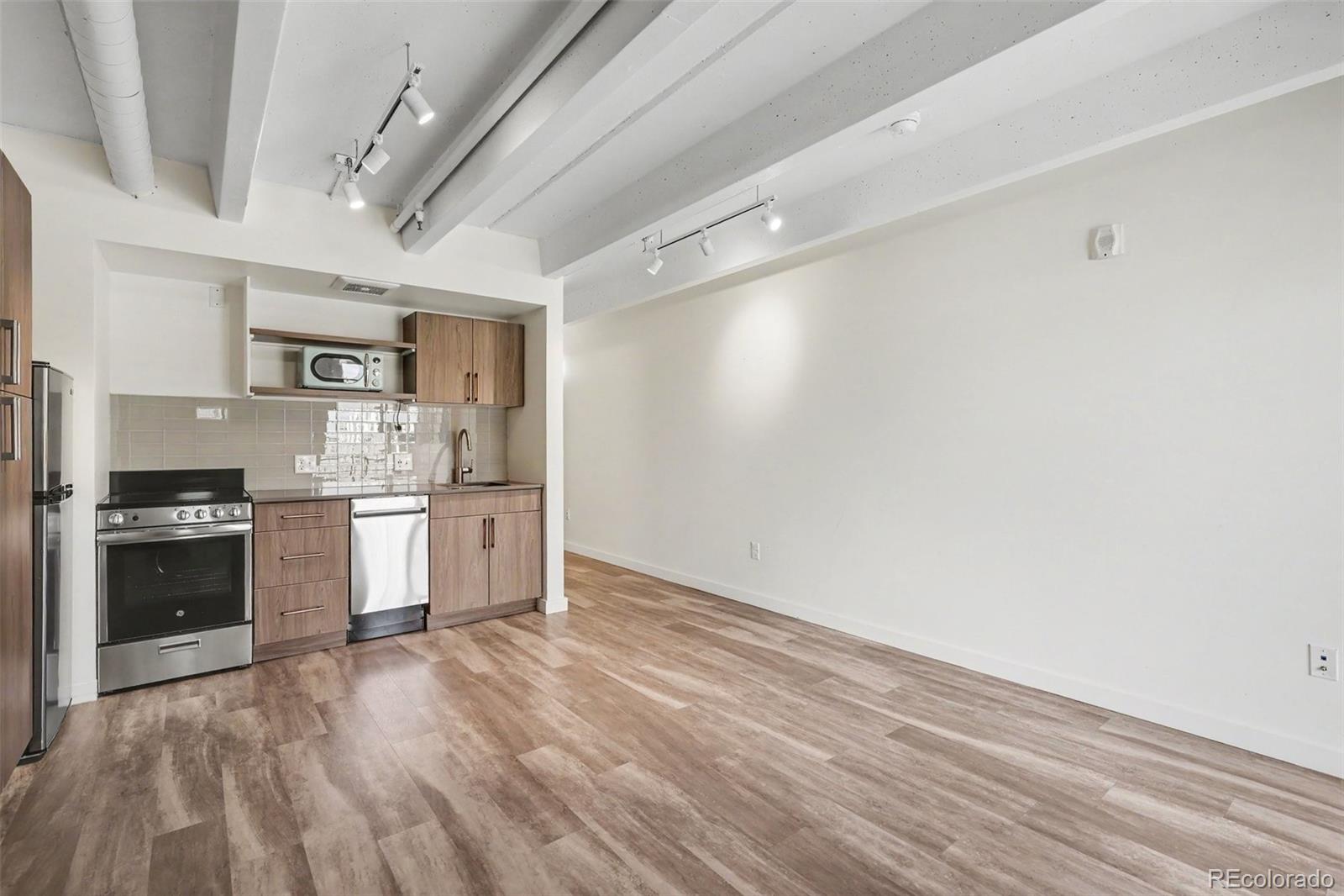 MLS Image #10 for 1495  vrain street,denver, Colorado