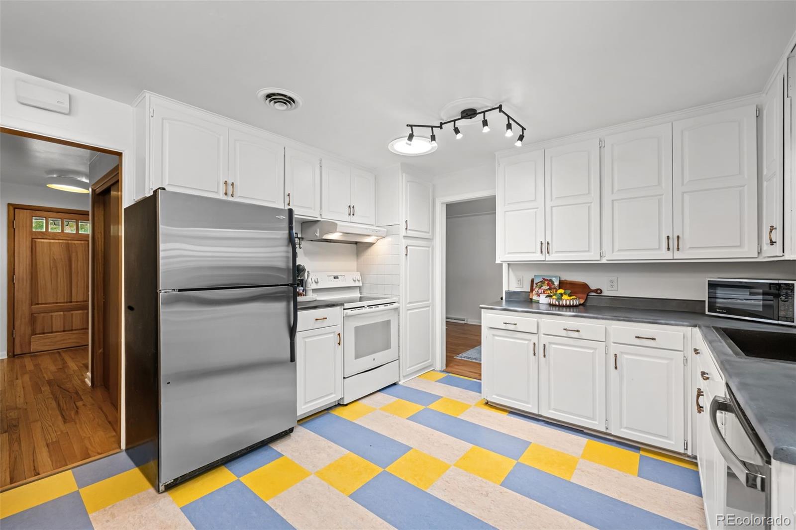 MLS Image #12 for 5681 e gunnison place,denver, Colorado