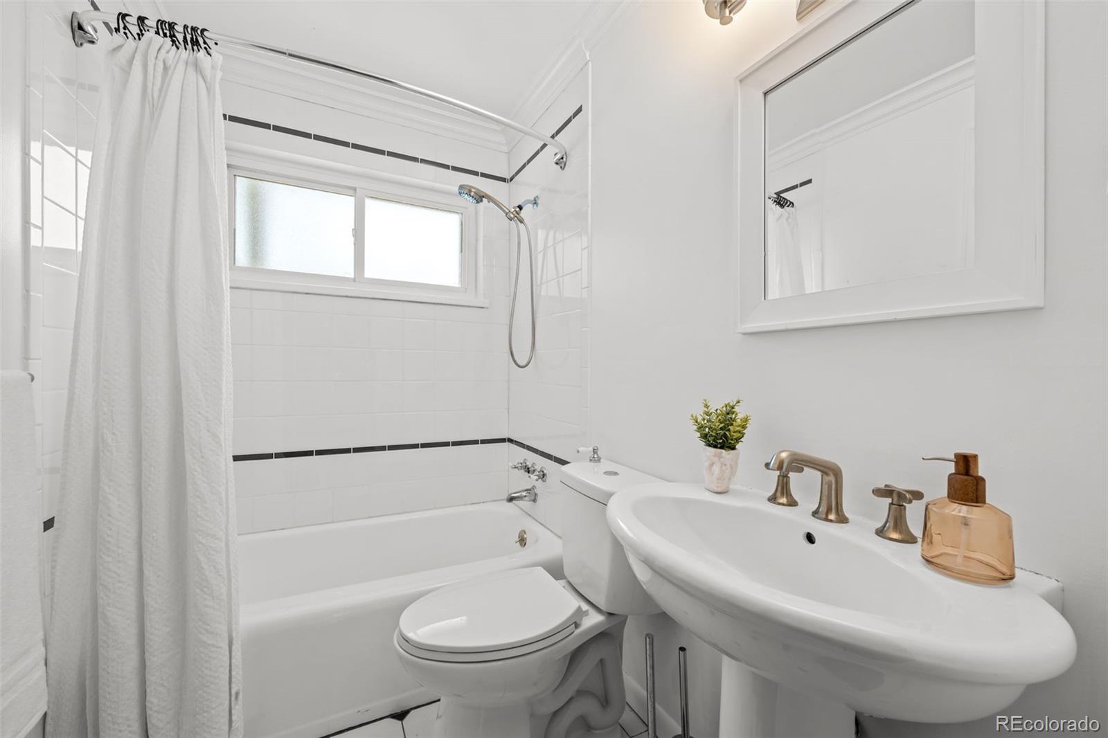 MLS Image #18 for 5681 e gunnison place,denver, Colorado