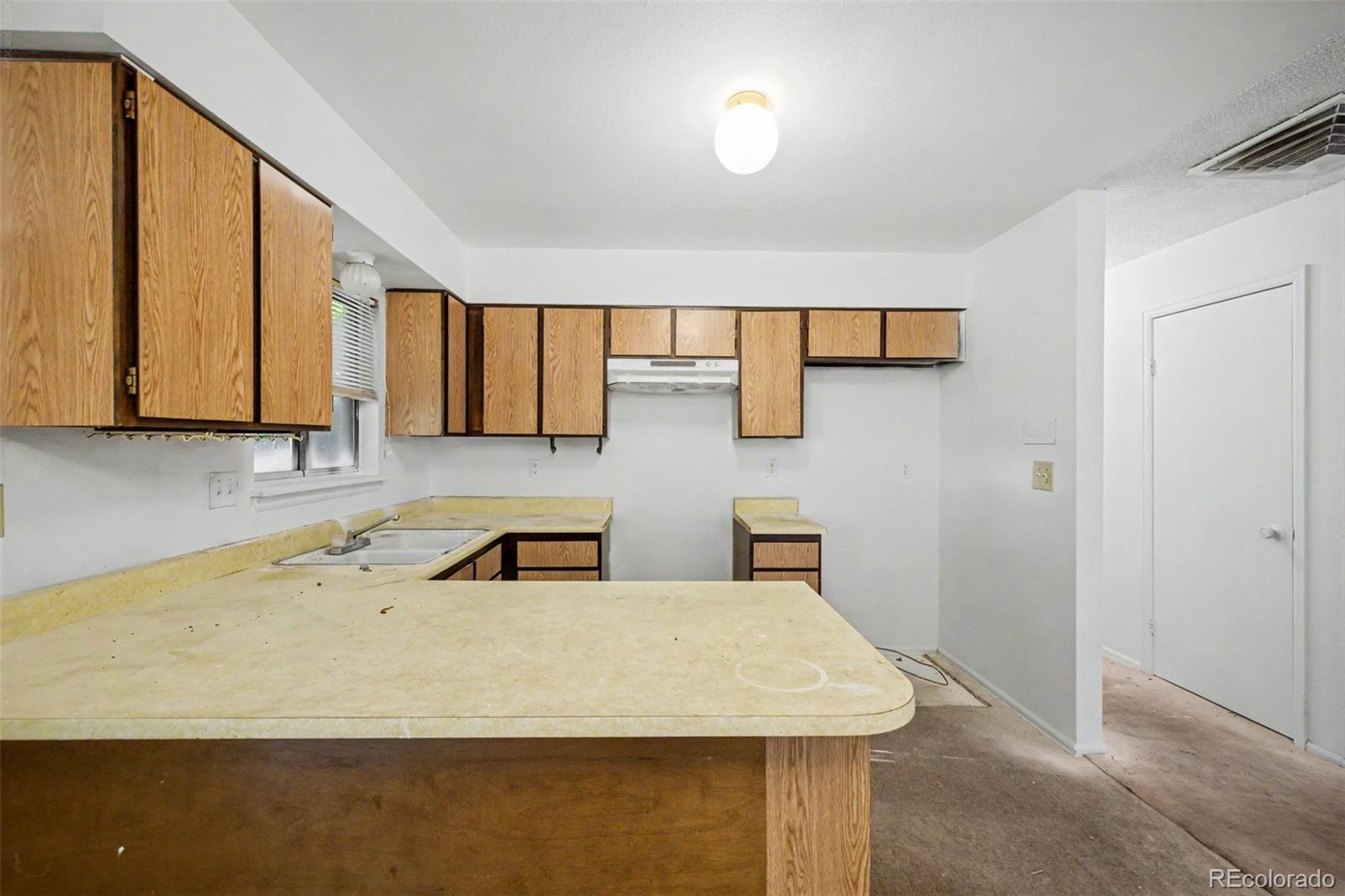 MLS Image #7 for 3568 s ouray circle,aurora, Colorado