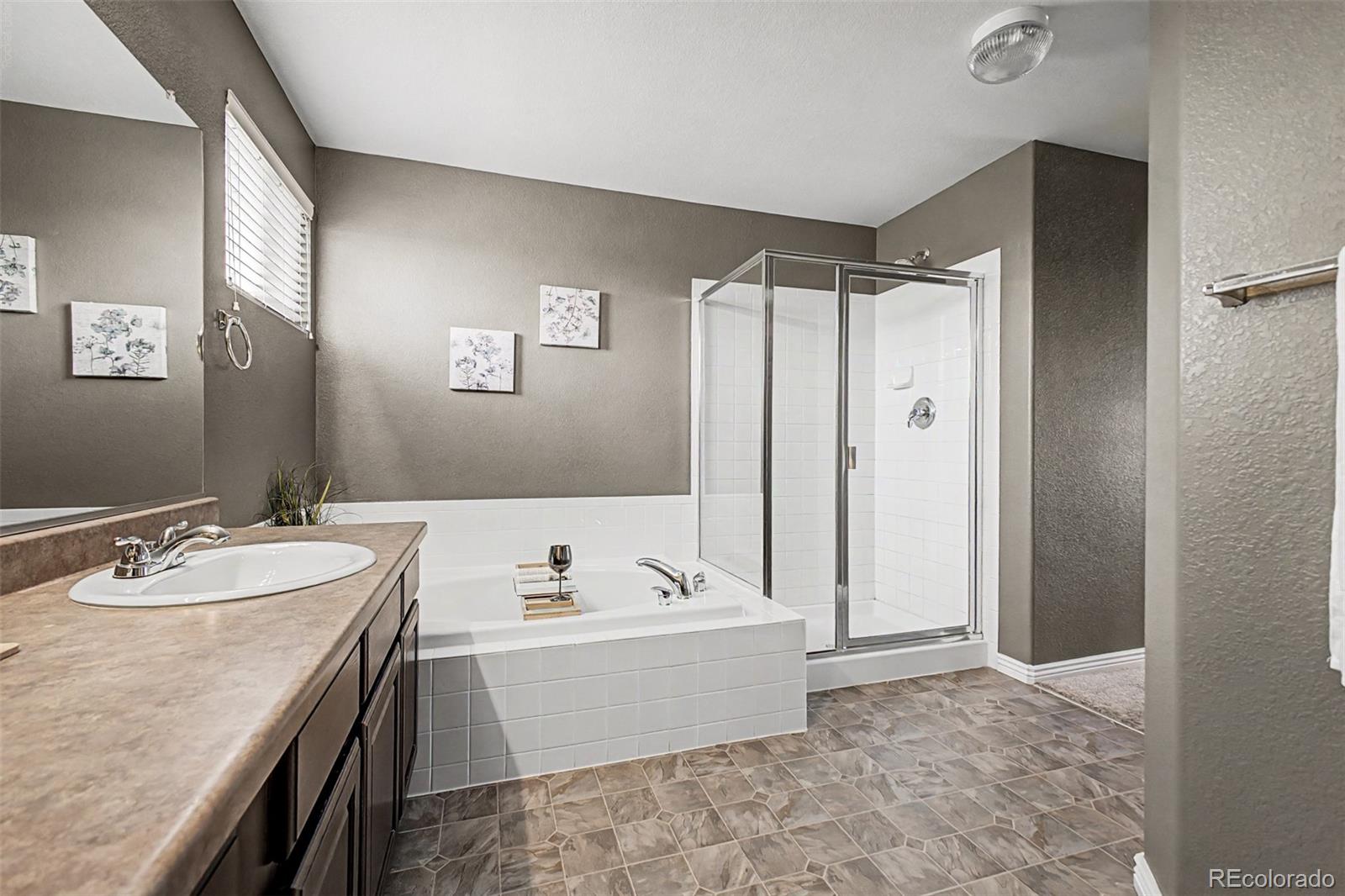 MLS Image #20 for 11652  kearney way,denver, Colorado