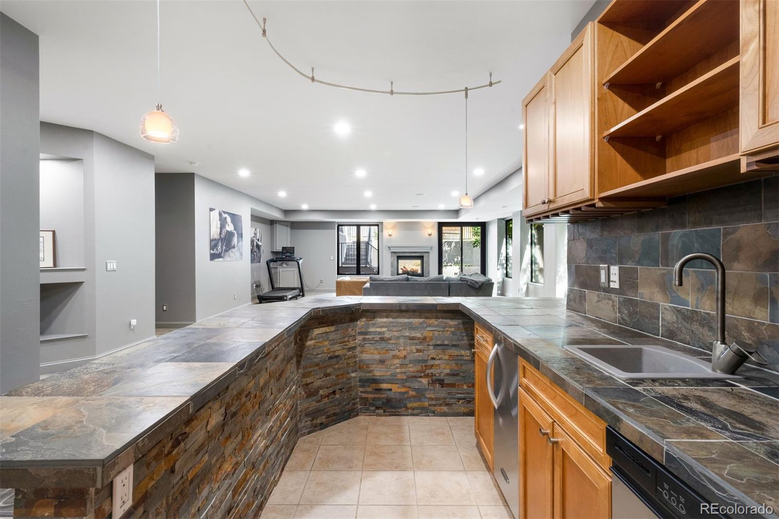 MLS Image #16 for 2020 s madison street,denver, Colorado