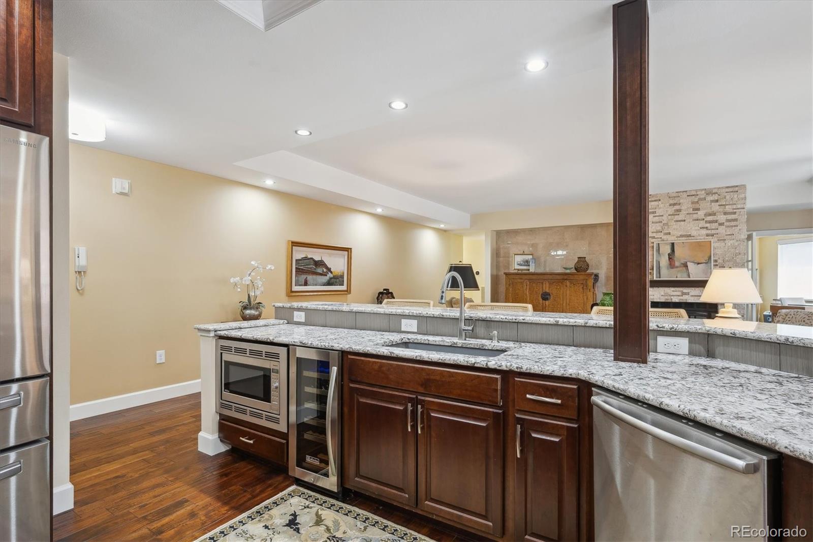 MLS Image #9 for 1512  larimer street,denver, Colorado