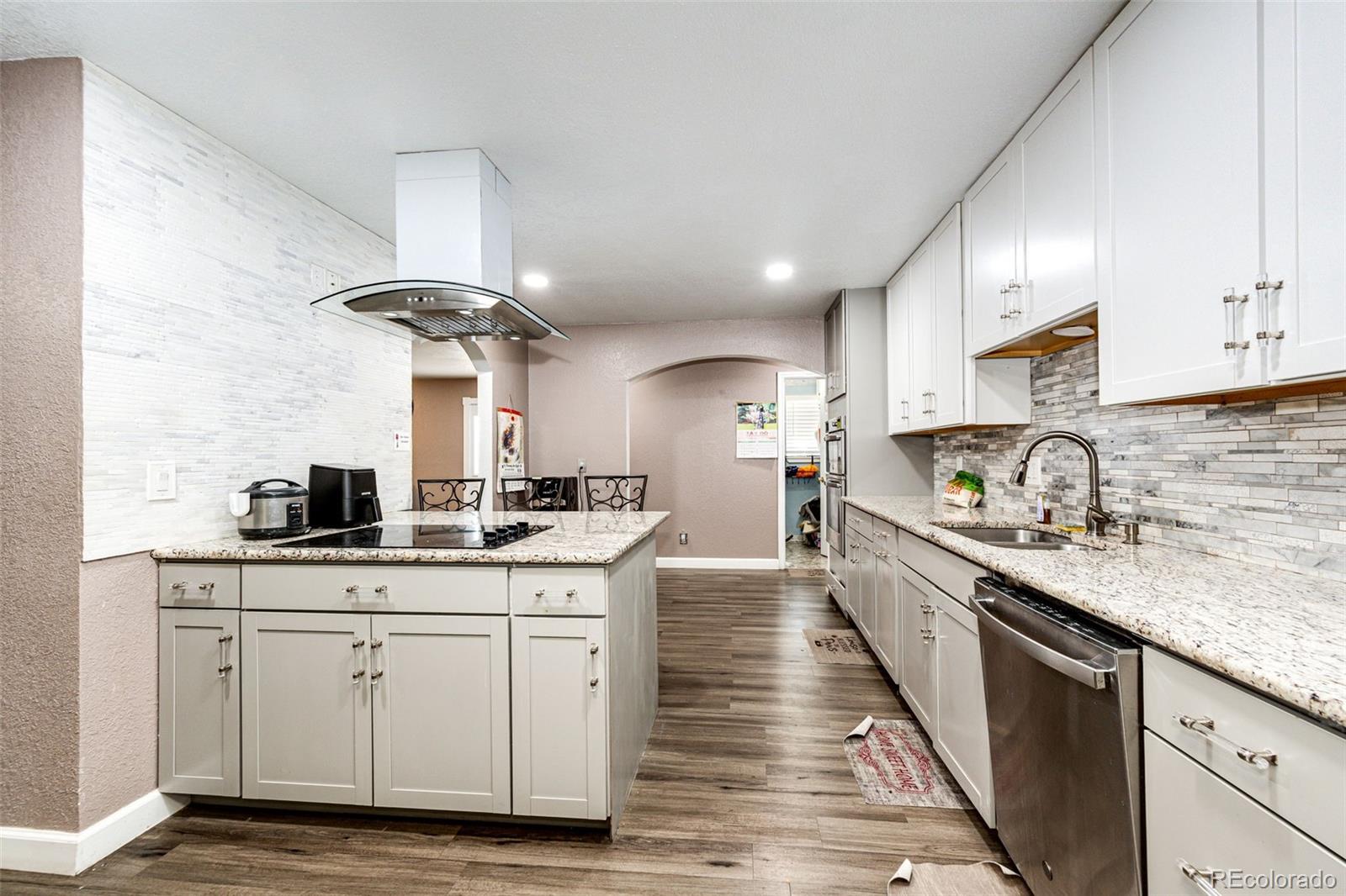 MLS Image #8 for 6799 w 52nd avenue,arvada, Colorado
