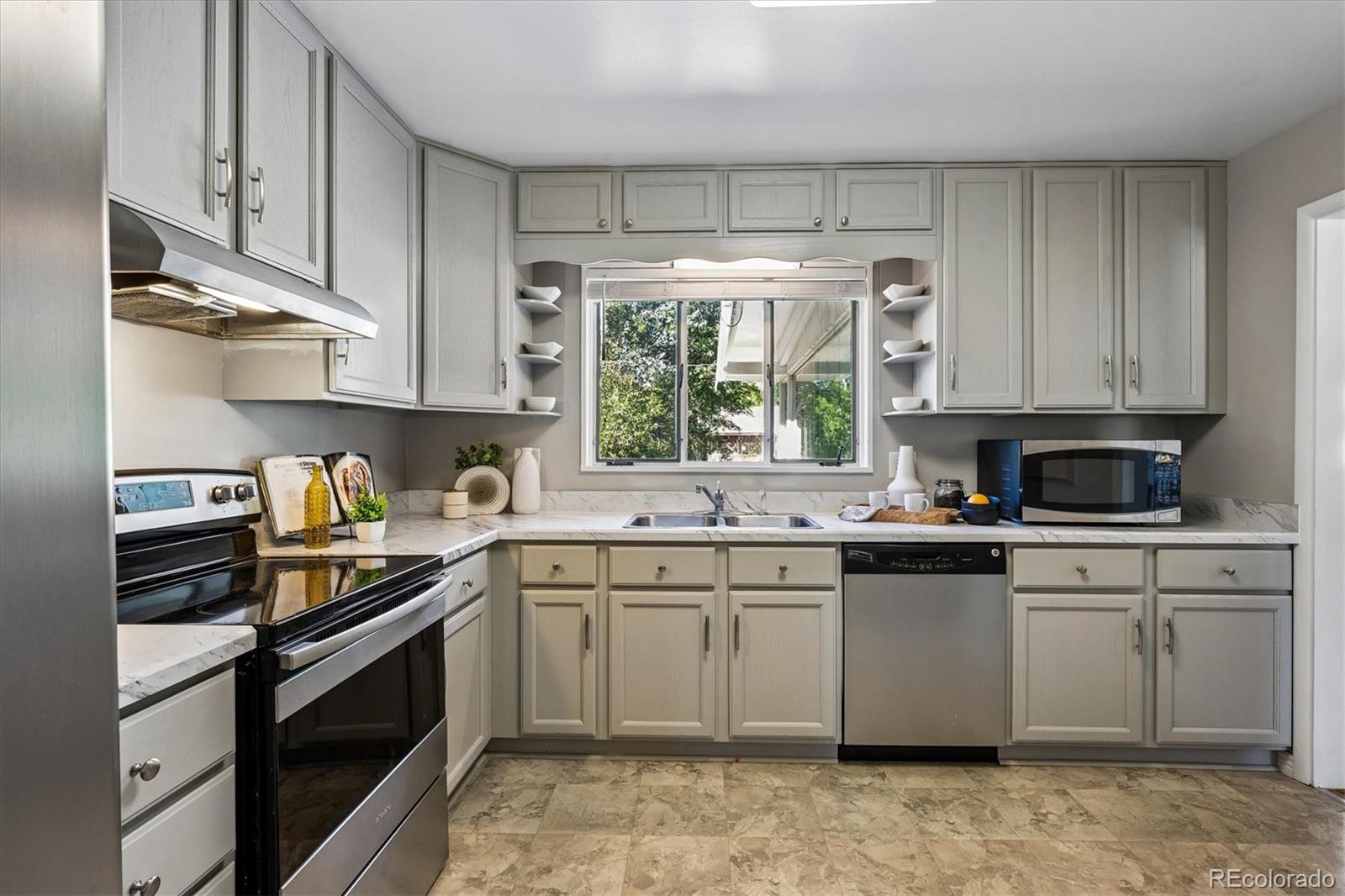 MLS Image #8 for 3798 w chenango avenue,littleton, Colorado