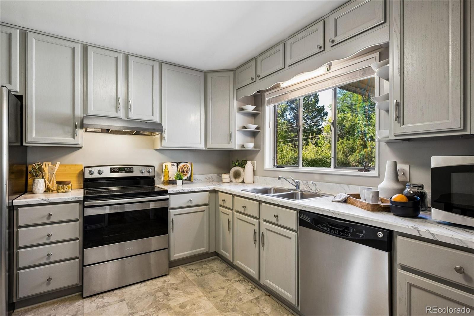 MLS Image #9 for 3798 w chenango avenue,littleton, Colorado