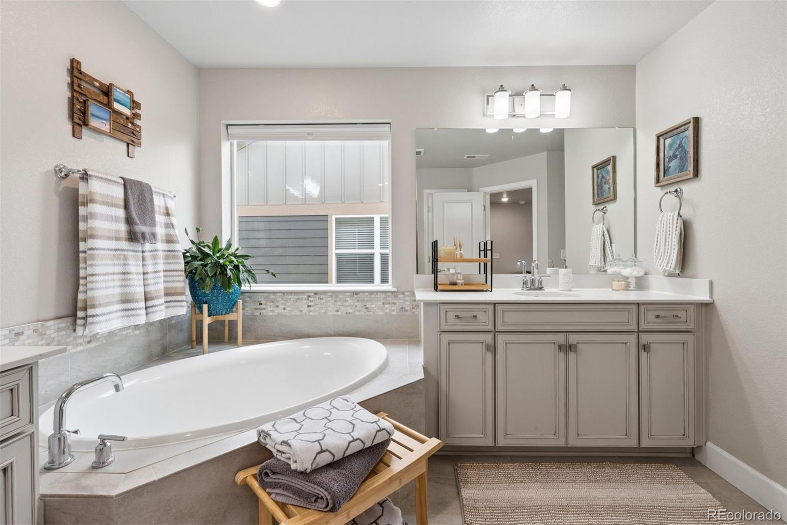 MLS Image #22 for 410  hyde park circle,castle pines, Colorado