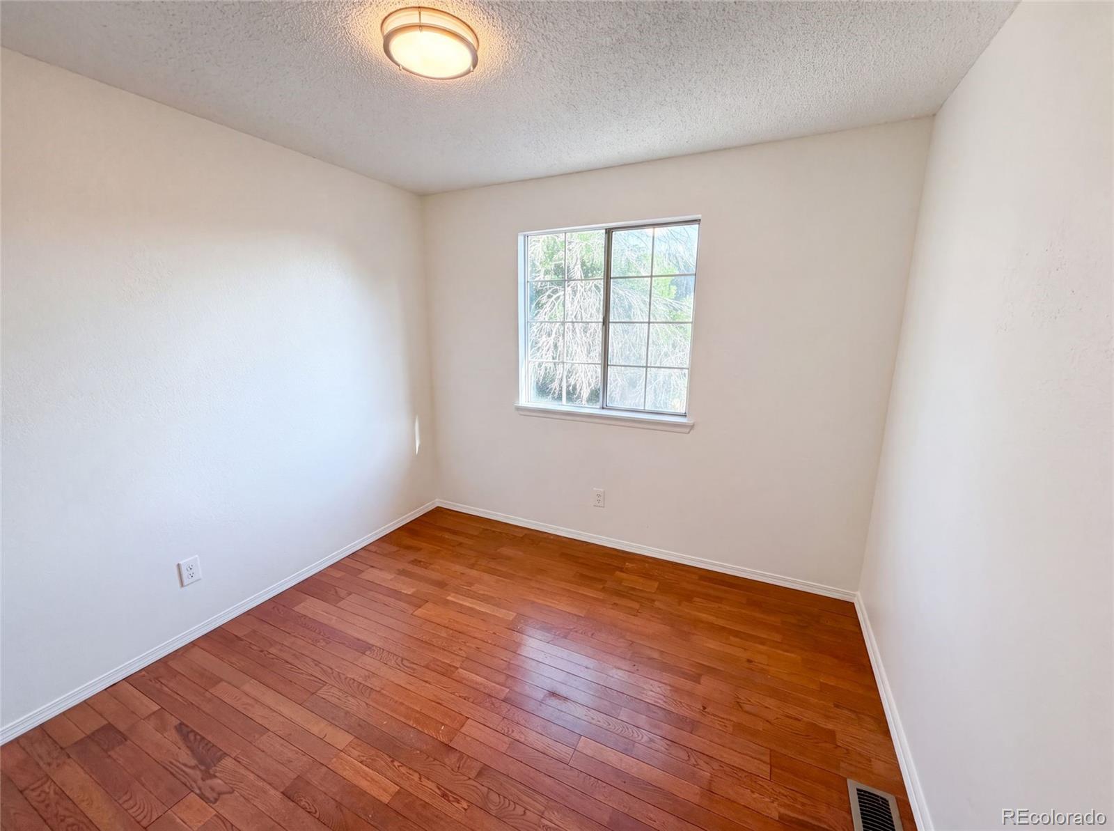 MLS Image #12 for 14561 e 46th avenue,denver, Colorado