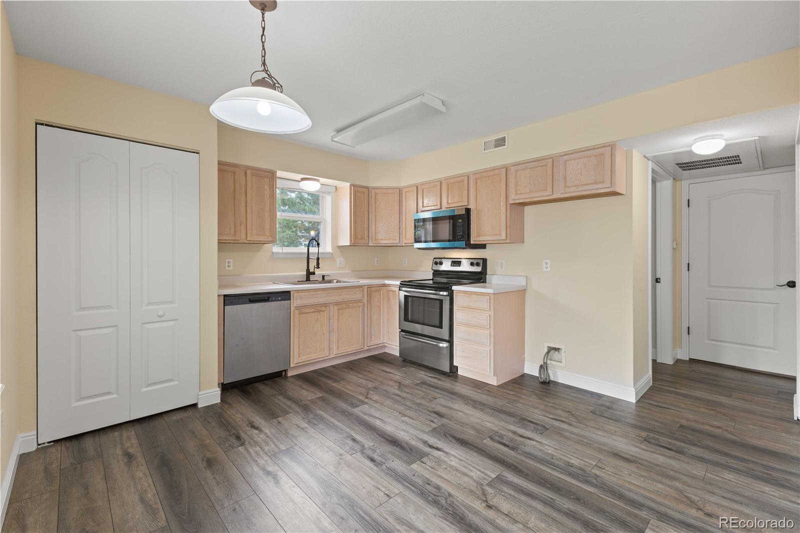 MLS Image #7 for 1661 s cole street a2,denver, Colorado