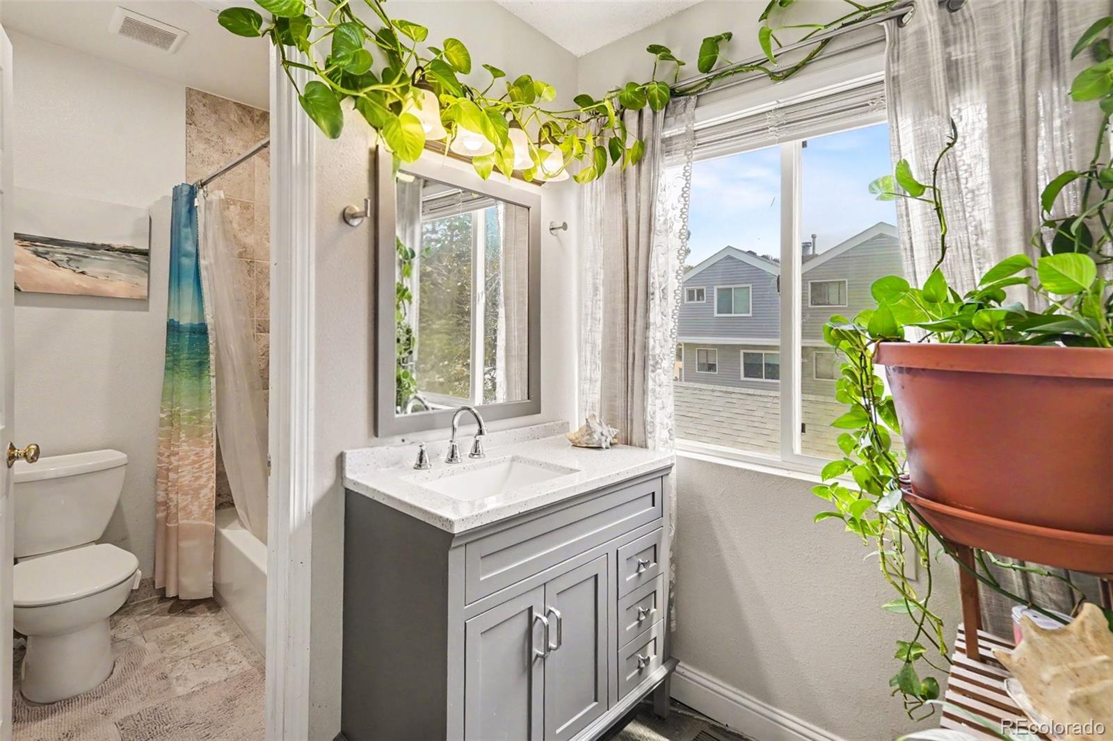 MLS Image #13 for 11576 e bayaud drive,aurora, Colorado