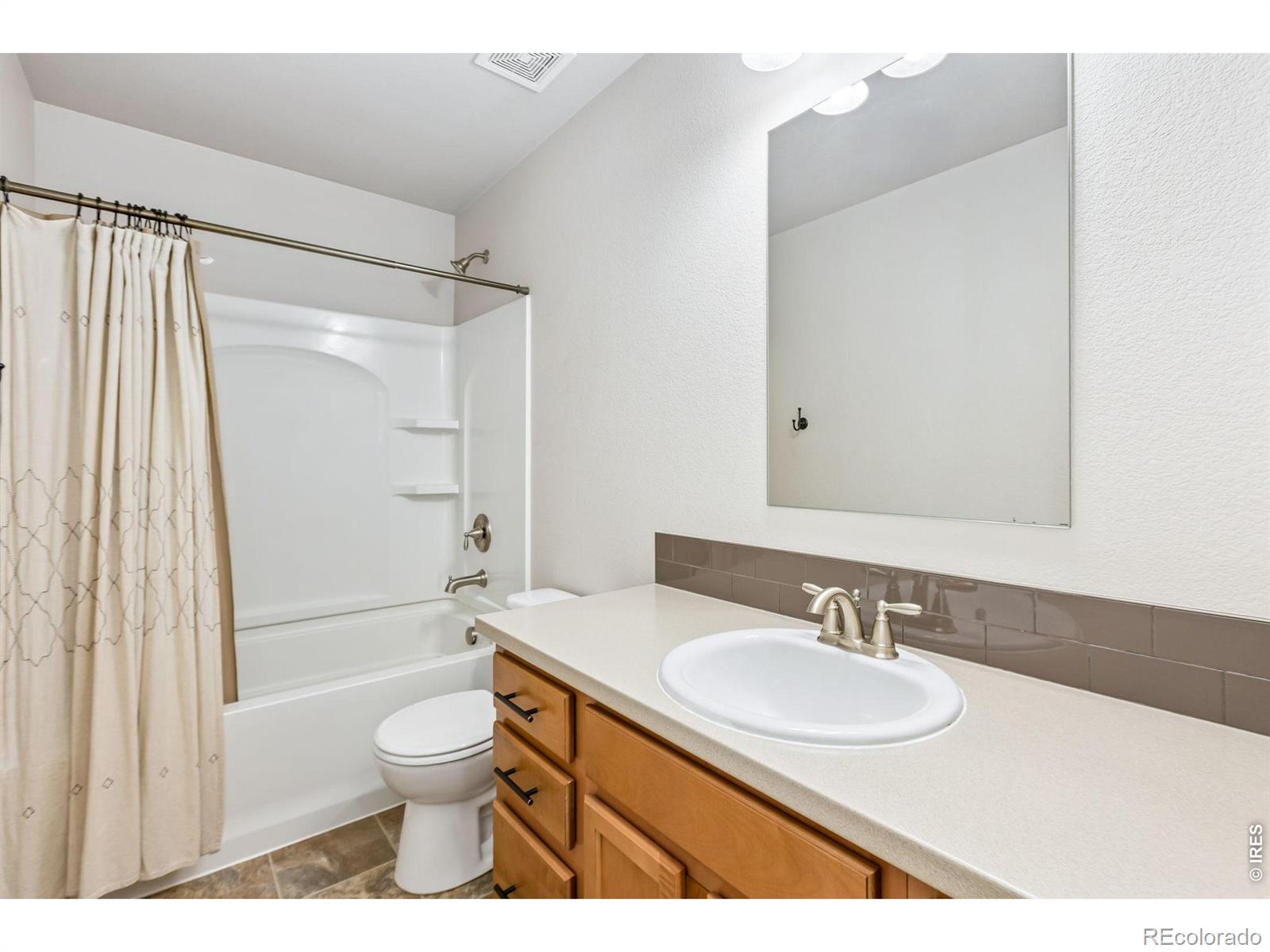MLS Image #13 for 609 n 81st avenue,greeley, Colorado