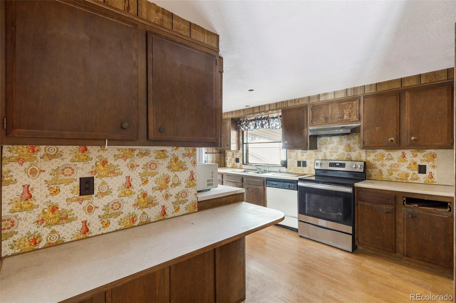 MLS Image #5 for 205 n murray boulevard,colorado springs, Colorado