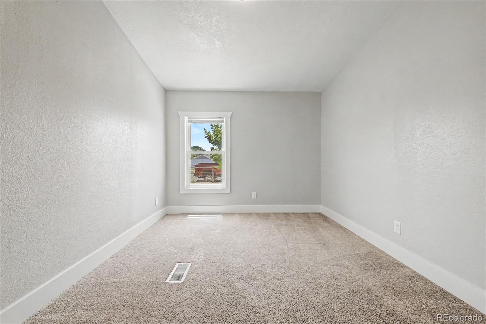 MLS Image #22 for 325 e kipp avenue,keenesburg, Colorado