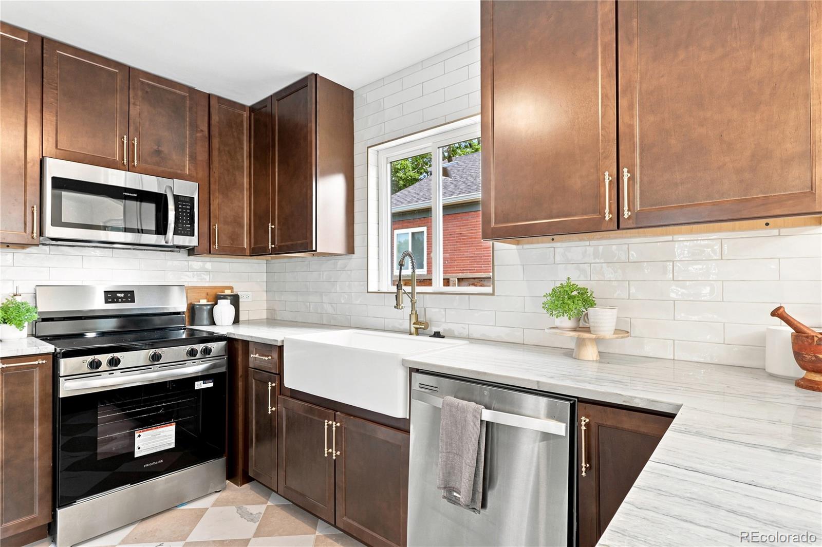 MLS Image #10 for 1261 s jackson street,denver, Colorado