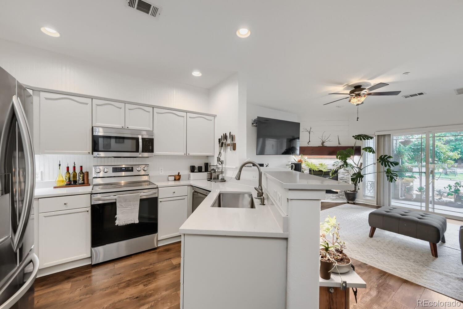 MLS Image #4 for 8358 s independence circle,littleton, Colorado
