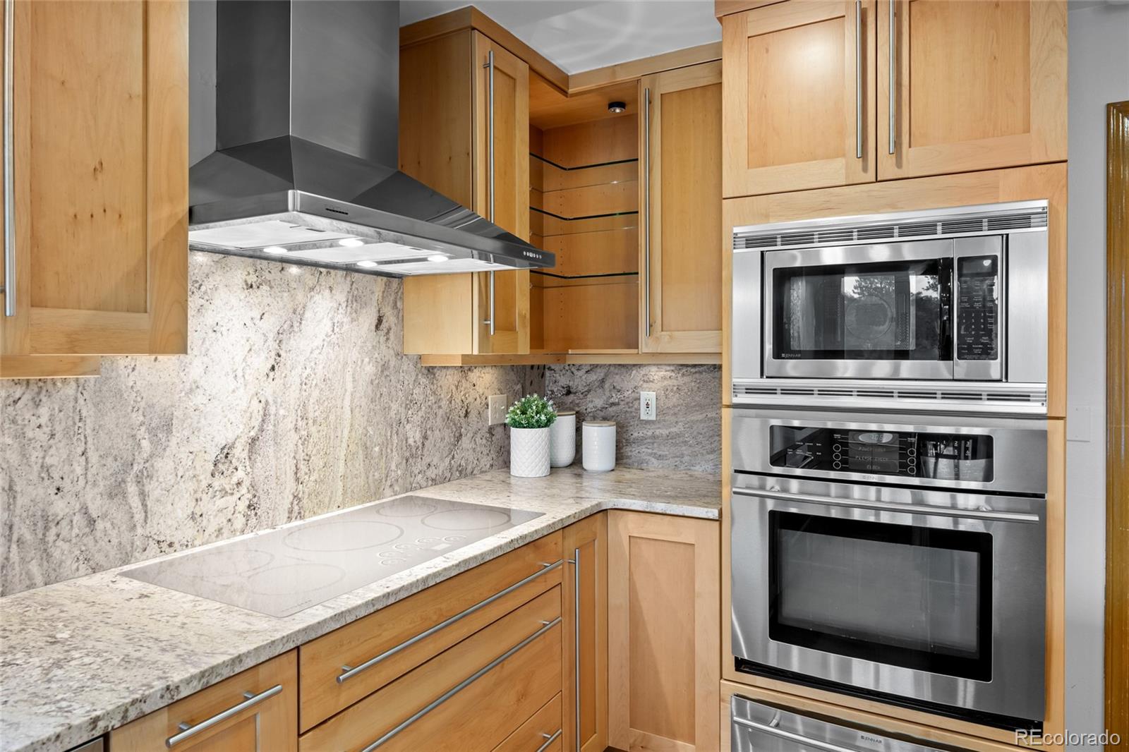 MLS Image #16 for 9948 e maplewood avenue,englewood, Colorado