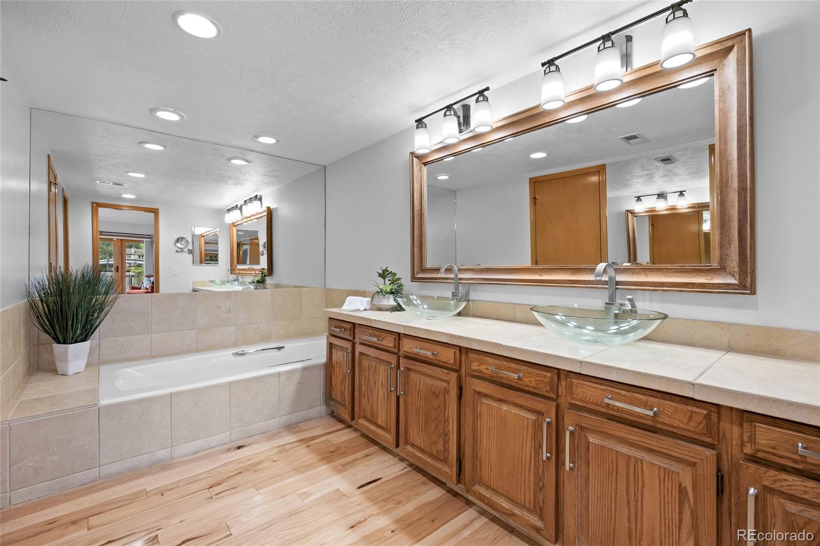 MLS Image #24 for 9948 e maplewood avenue,englewood, Colorado