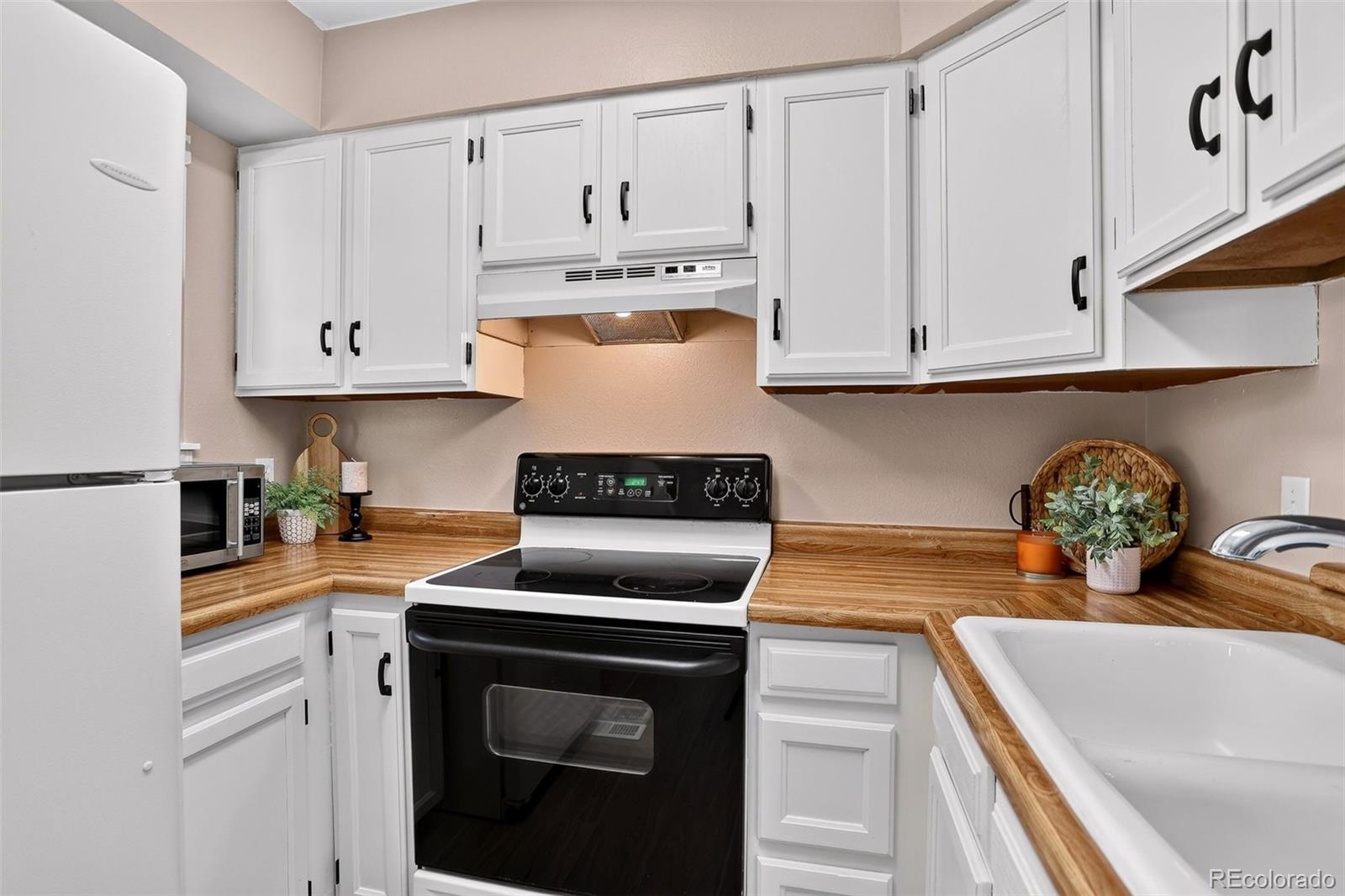 MLS Image #8 for 1811 s quebec way 196,denver, Colorado