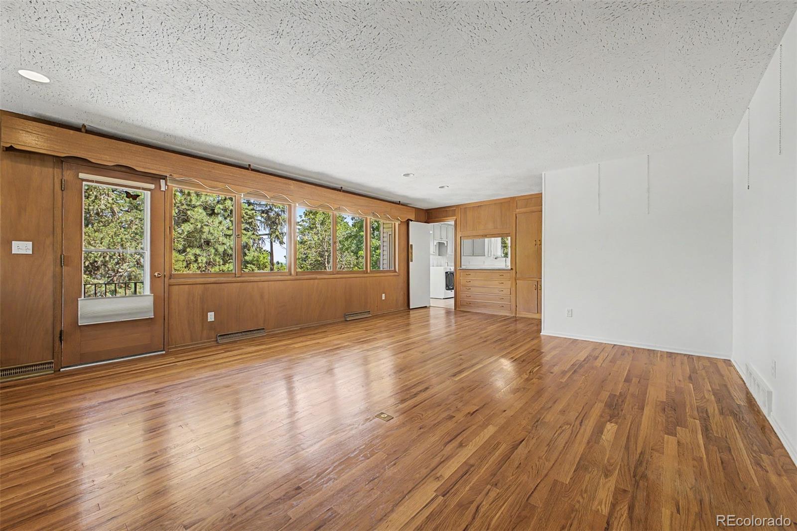 MLS Image #12 for 2555  queen street,denver, Colorado