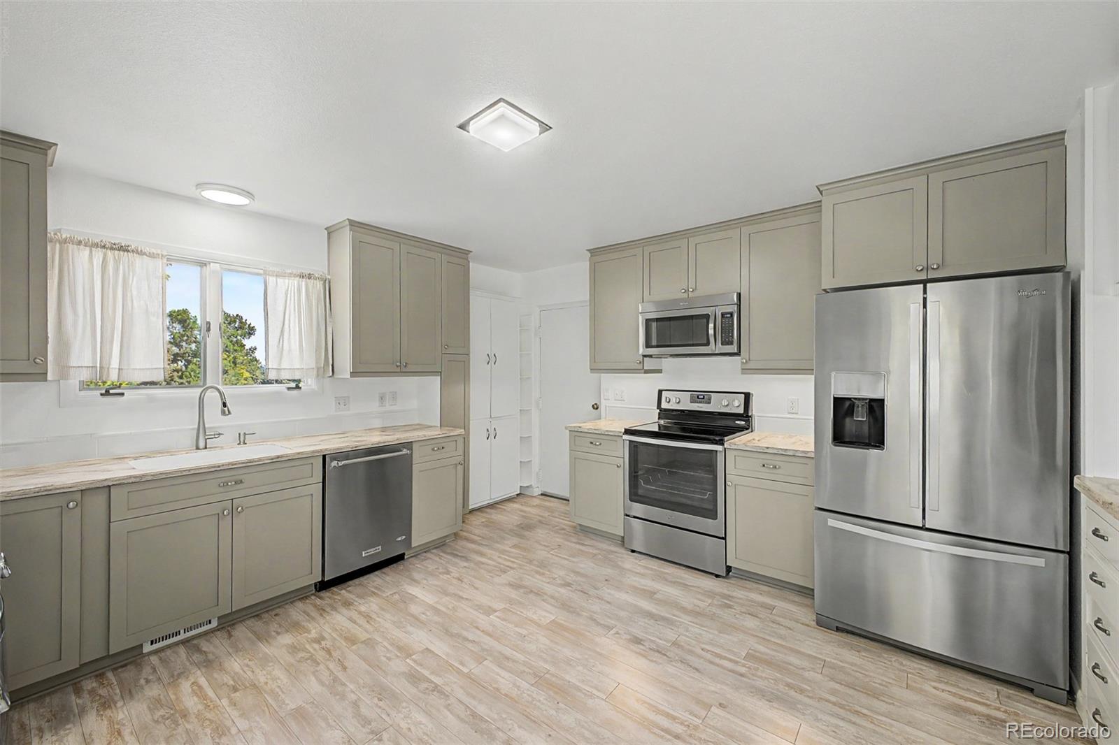 MLS Image #7 for 2555  queen street,denver, Colorado