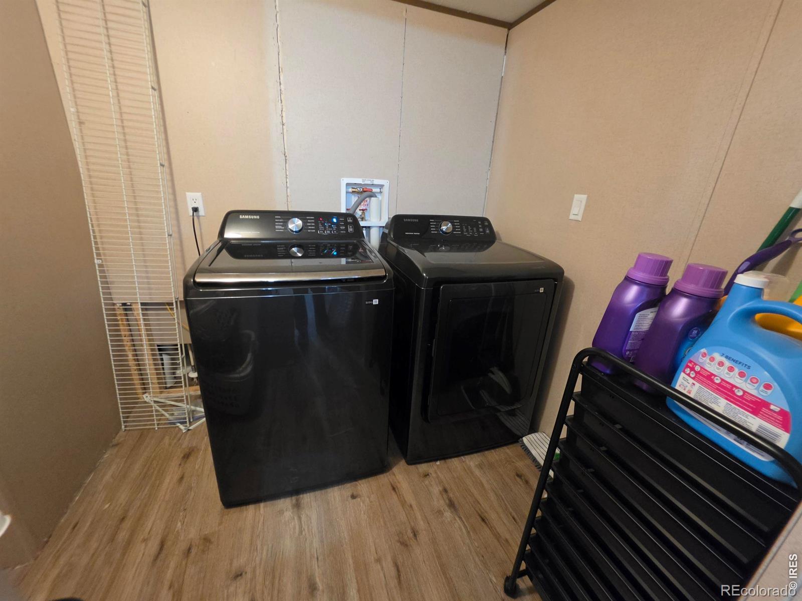 MLS Image #9 for 209  larch drive,log lane village, Colorado