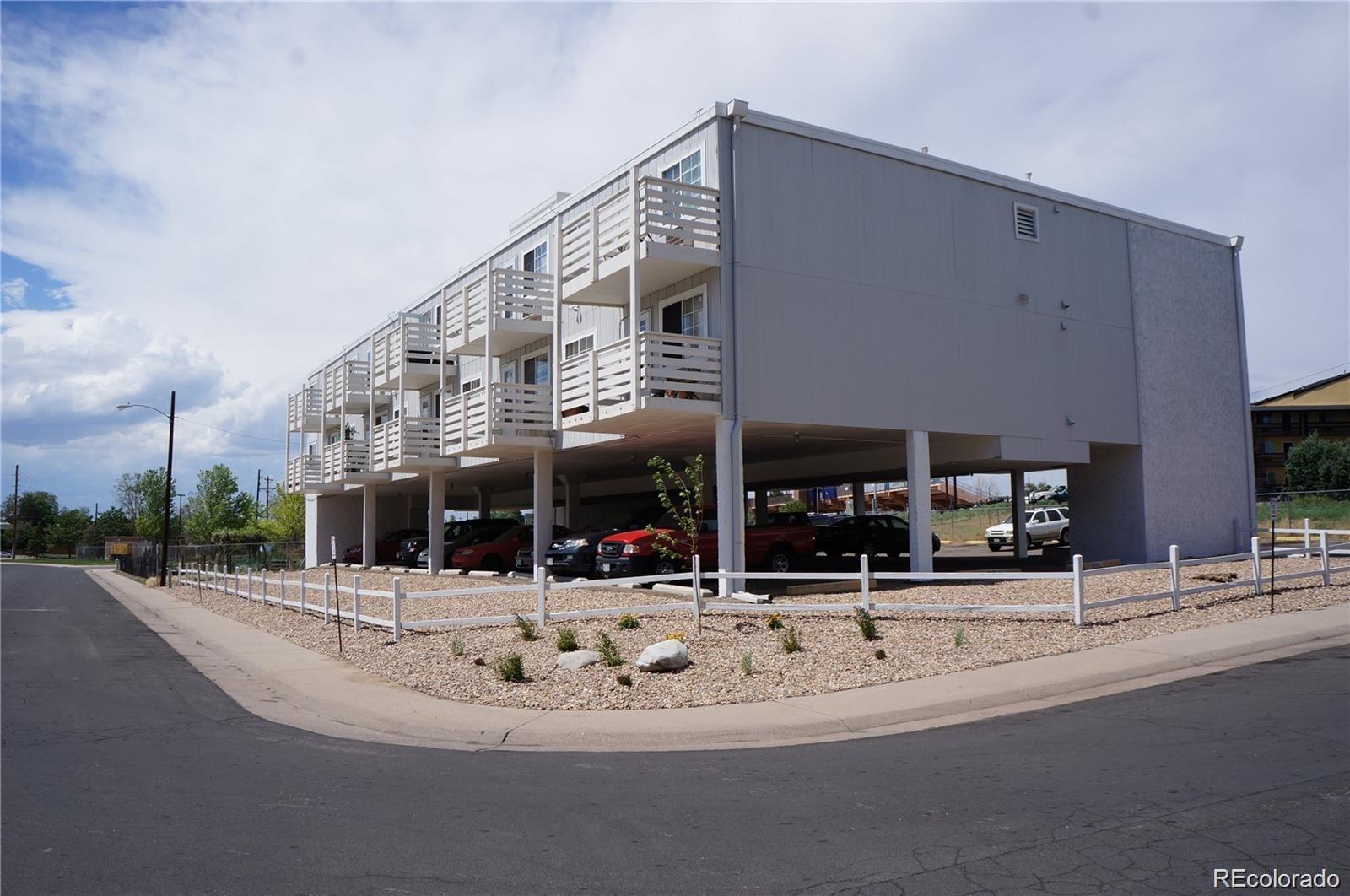 MLS Image #1 for 1064  chambers court,aurora, Colorado