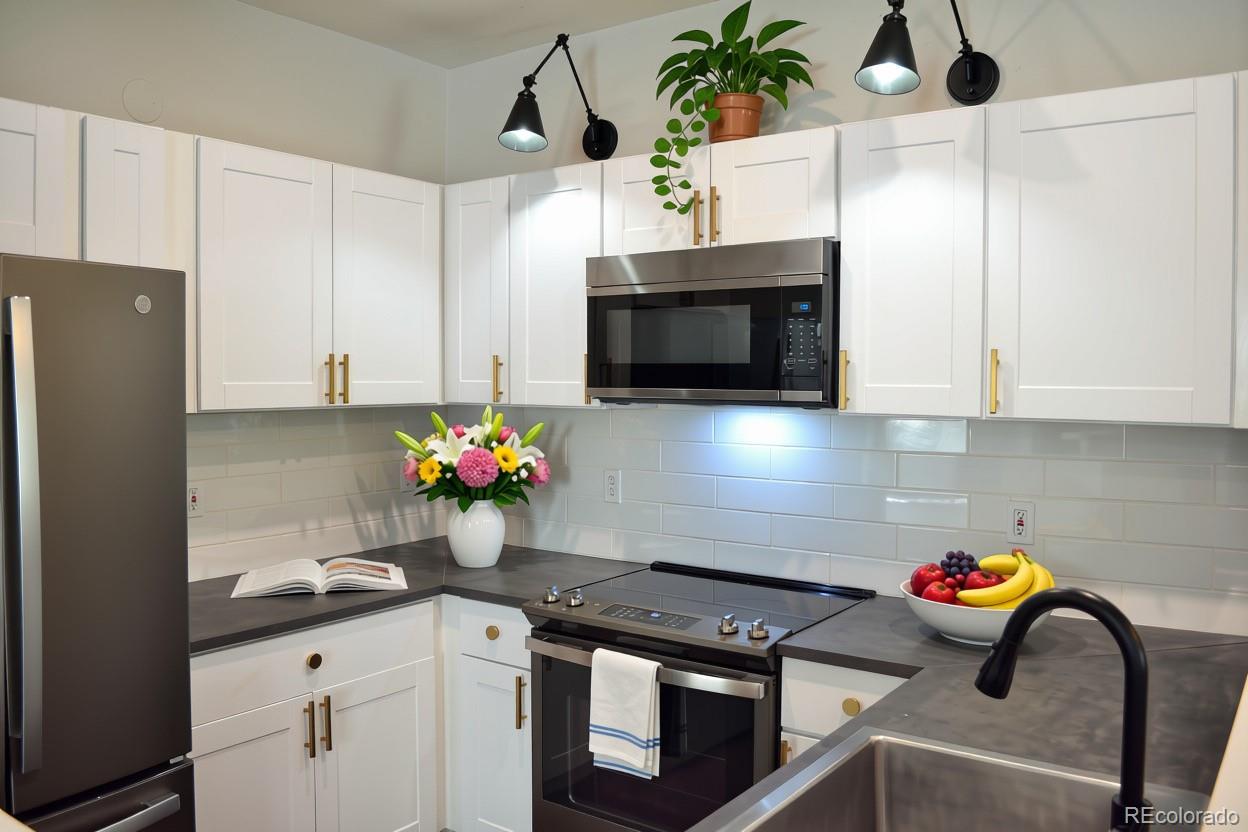 MLS Image #2 for 4085 s crystal circle,aurora, Colorado