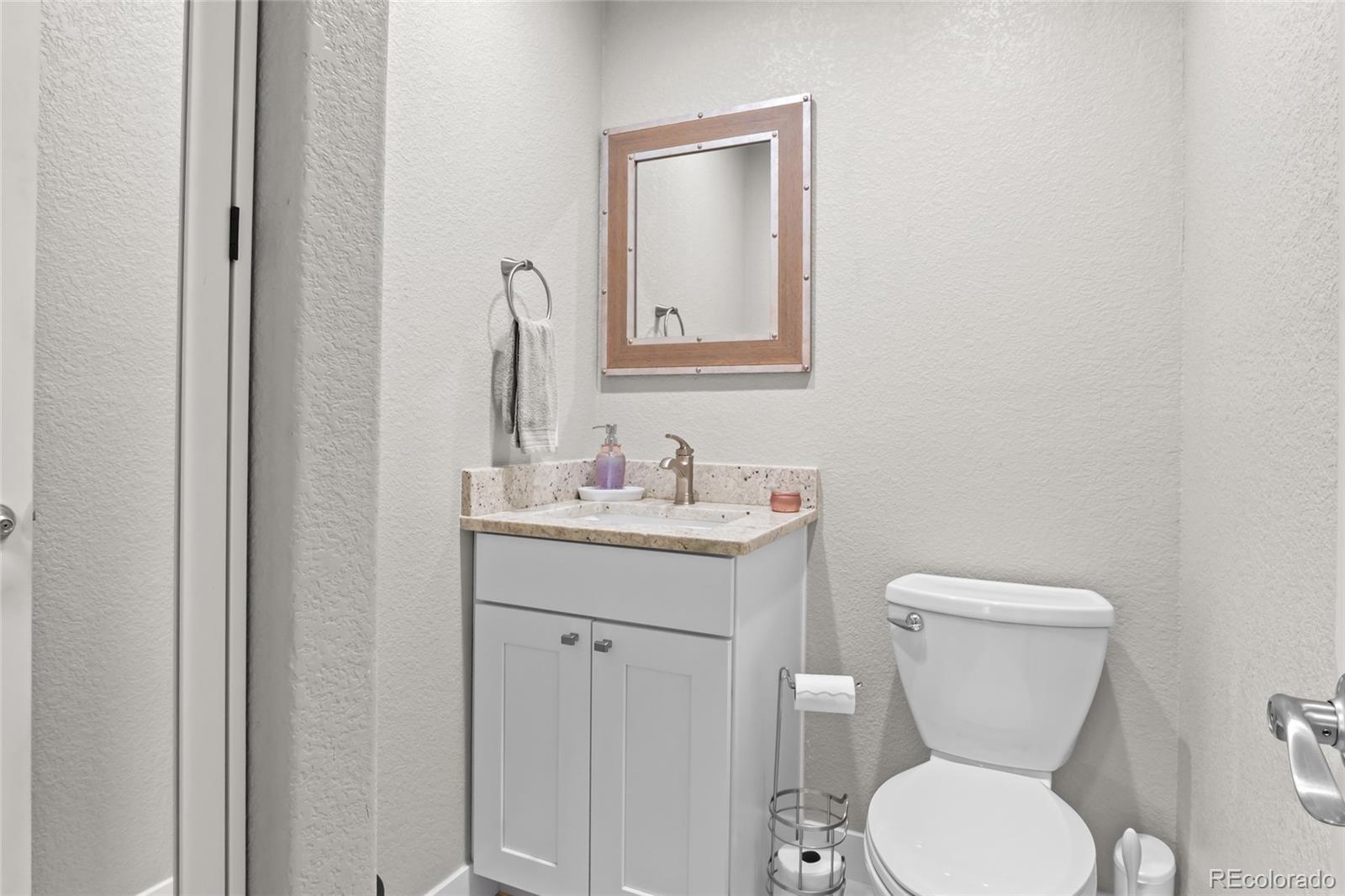 MLS Image #15 for 21375 e nichols place,aurora, Colorado