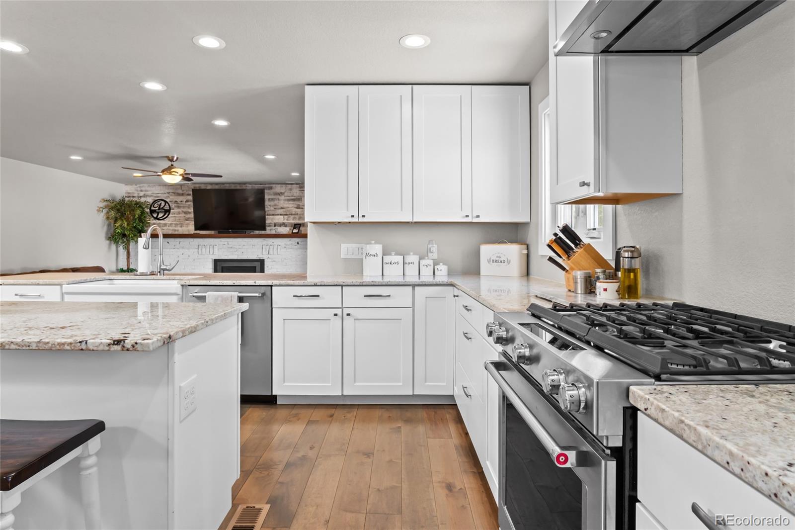 MLS Image #8 for 21375 e nichols place,aurora, Colorado