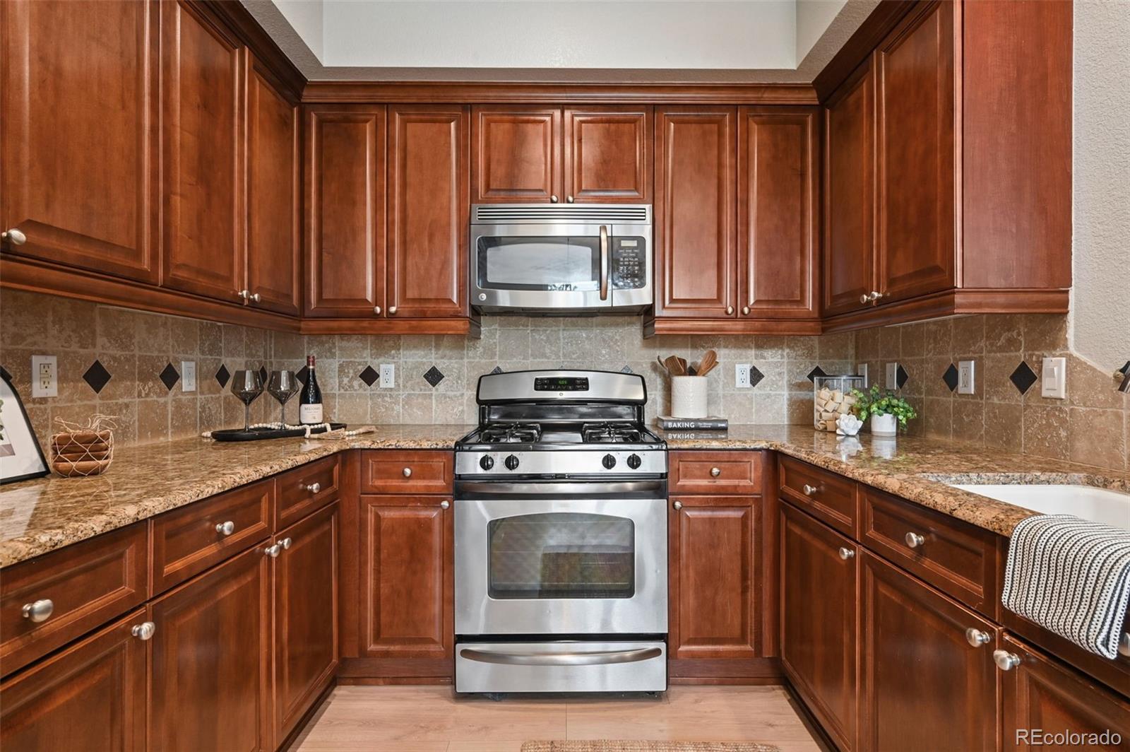 MLS Image #9 for 1654  fillmore street,denver, Colorado