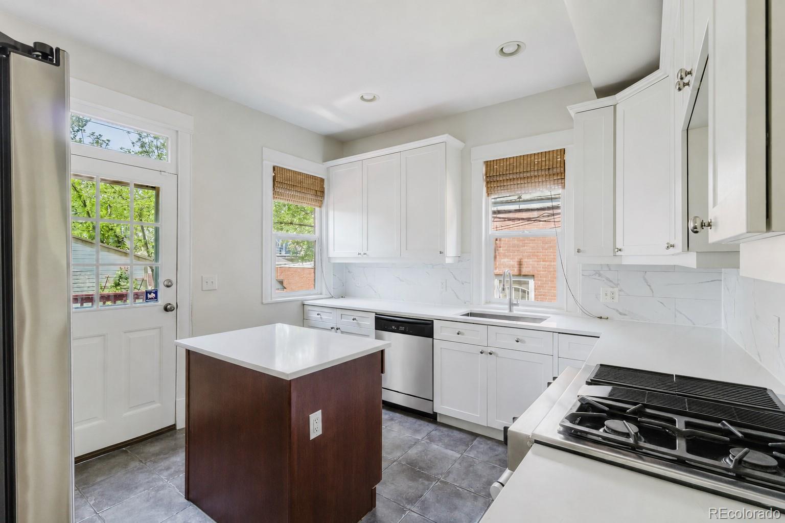 MLS Image #38 for 2001 n gaylord street,denver, Colorado