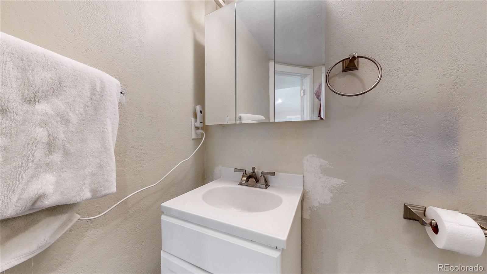 MLS Image #18 for 1080  krameria street,denver, Colorado