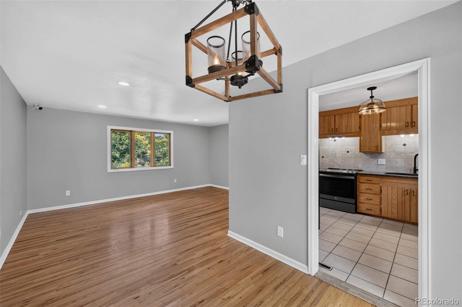 MLS Image #11 for 4119  palmer park boulevard,colorado springs, Colorado