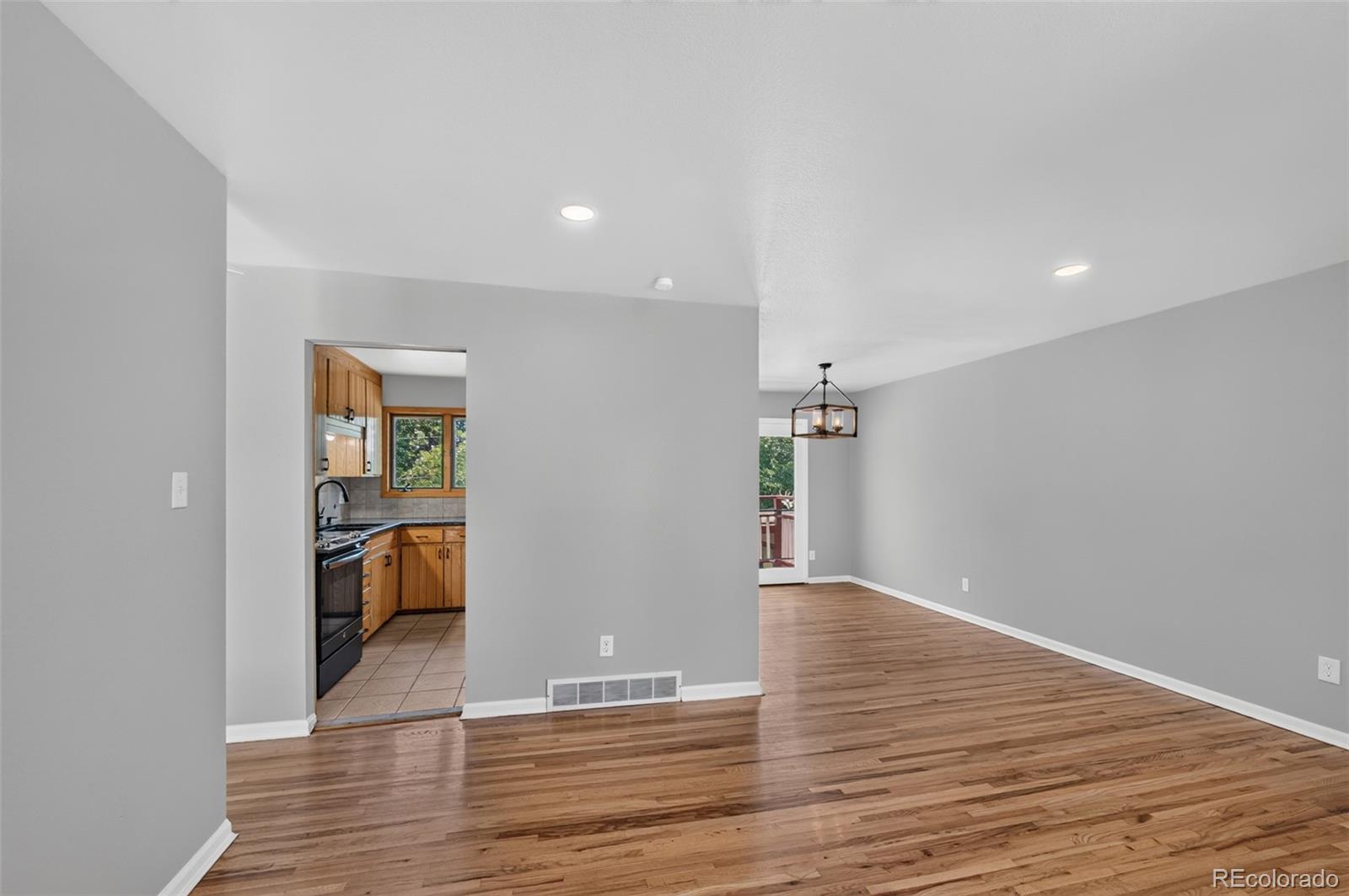 MLS Image #8 for 4119  palmer park boulevard,colorado springs, Colorado