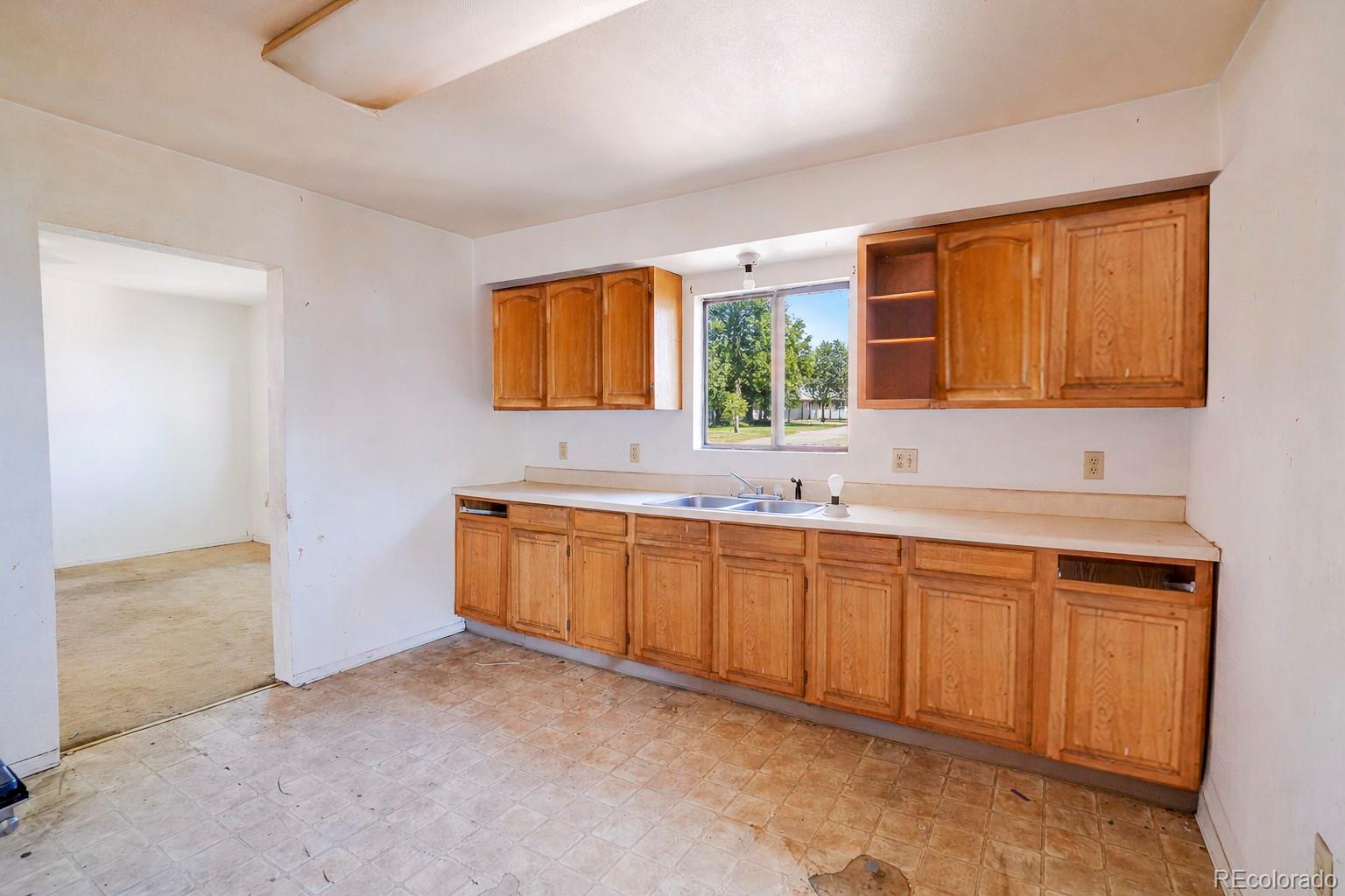 MLS Image #11 for 210  beech street,trinidad, Colorado