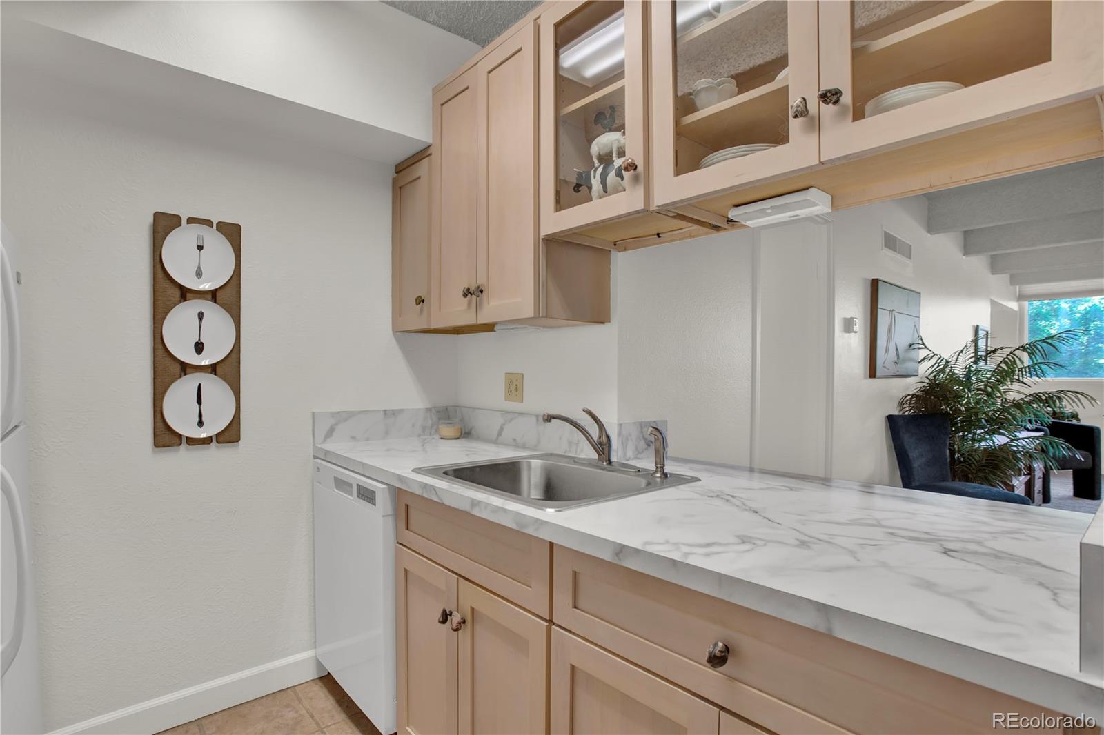 MLS Image #6 for 777 n washington street 205,denver, Colorado