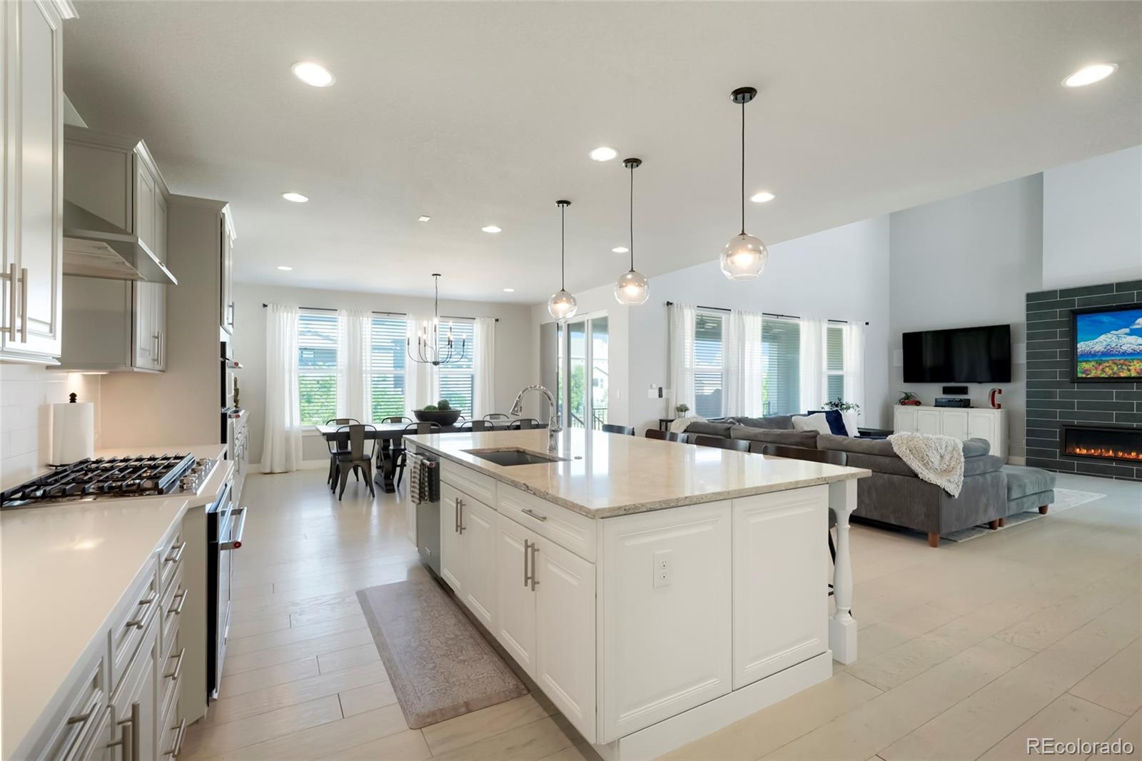 MLS Image #5 for 8187 s little river way,aurora, Colorado