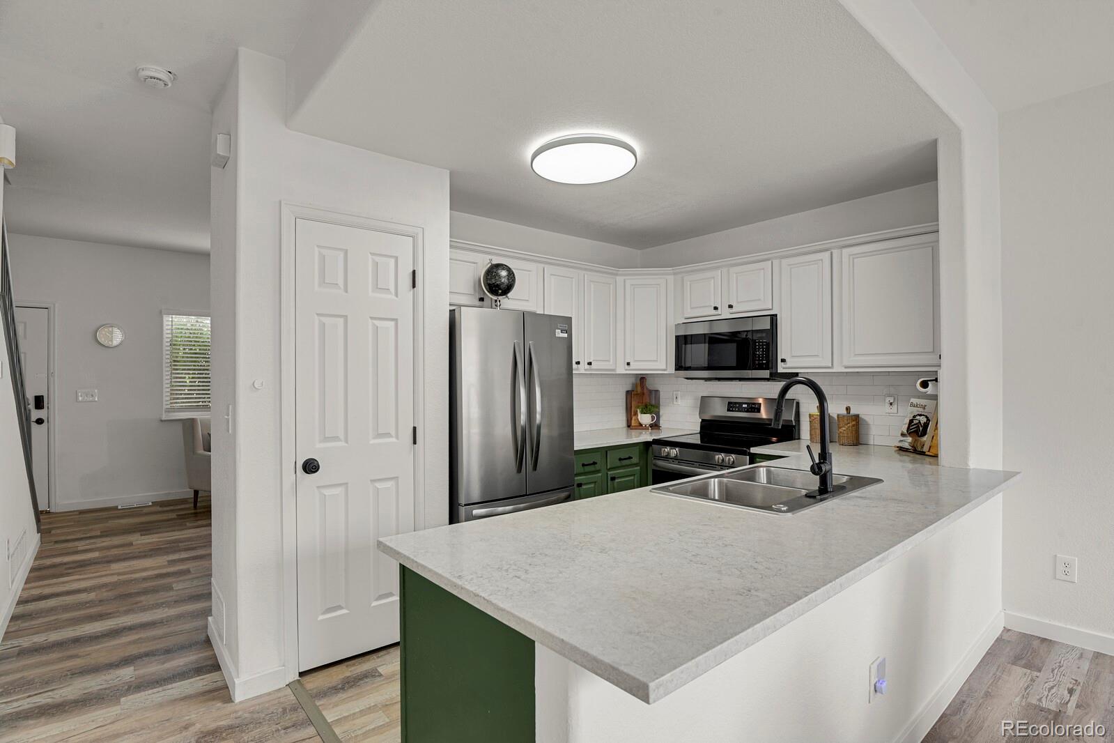 MLS Image #4 for 2642  devonshire court,denver, Colorado
