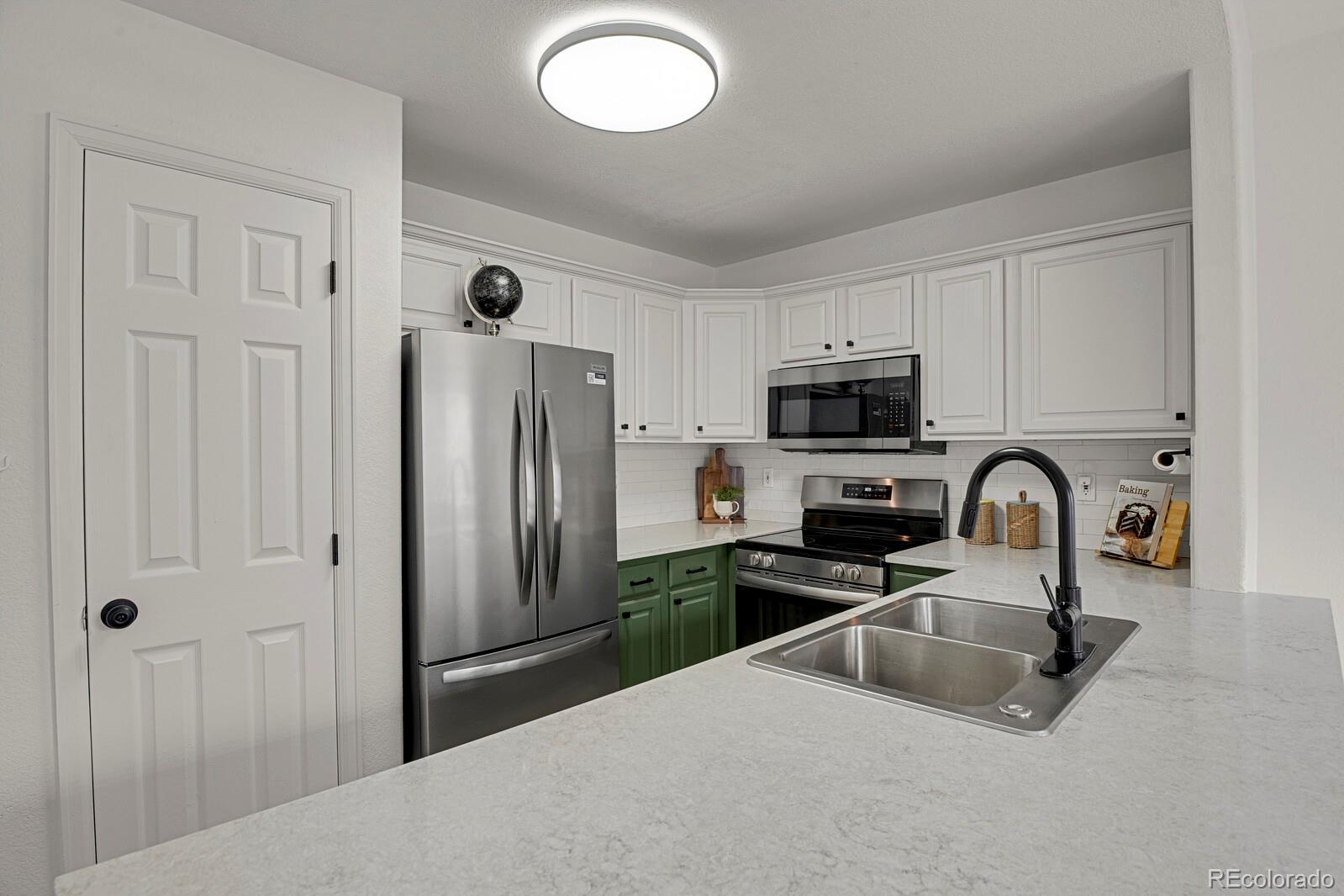 MLS Image #6 for 2642  devonshire court,denver, Colorado
