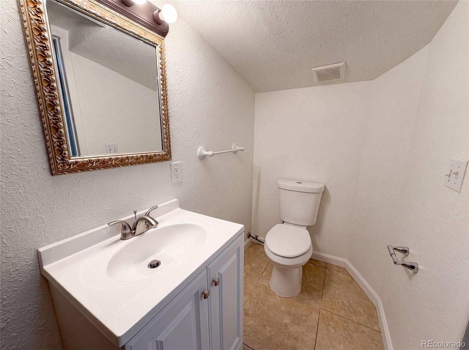 MLS Image #17 for 3570  newport street,denver, Colorado