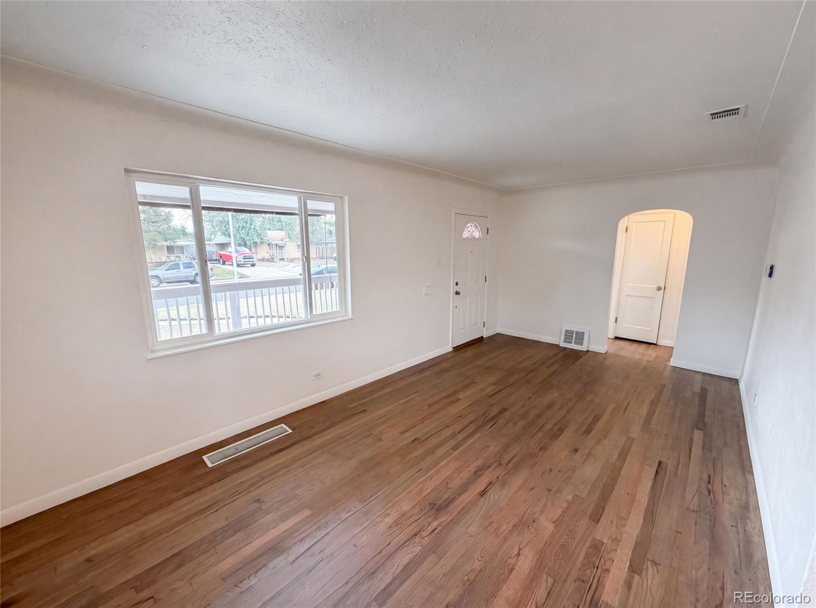 MLS Image #6 for 3570  newport street,denver, Colorado