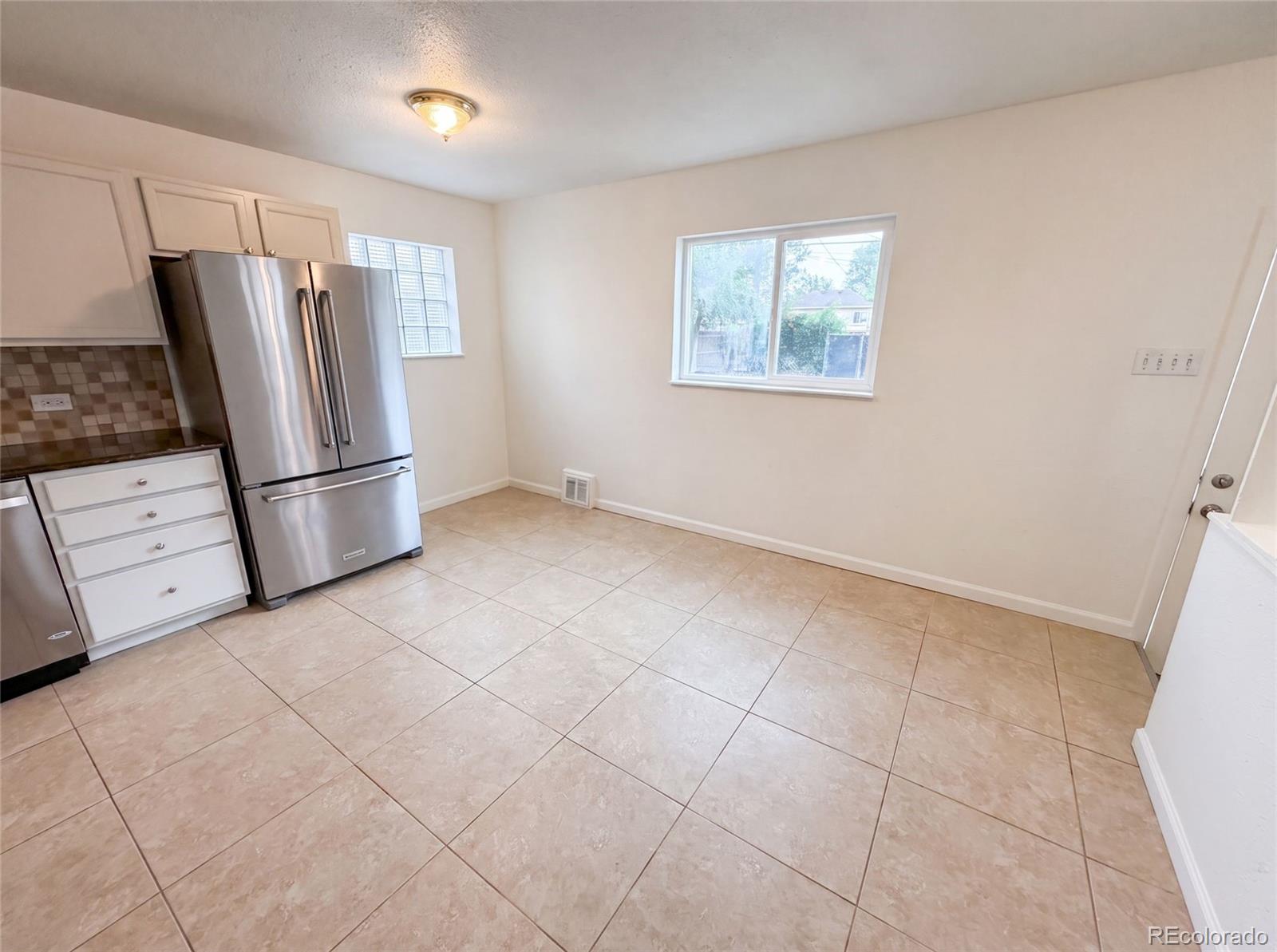 MLS Image #9 for 3570  newport street,denver, Colorado