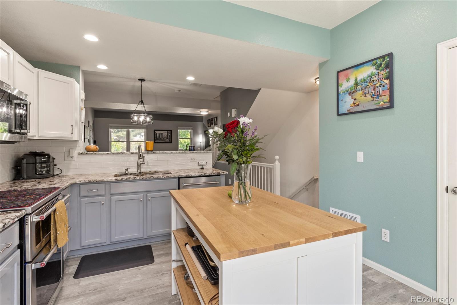 MLS Image #3 for 18727 e yale circle,aurora, Colorado