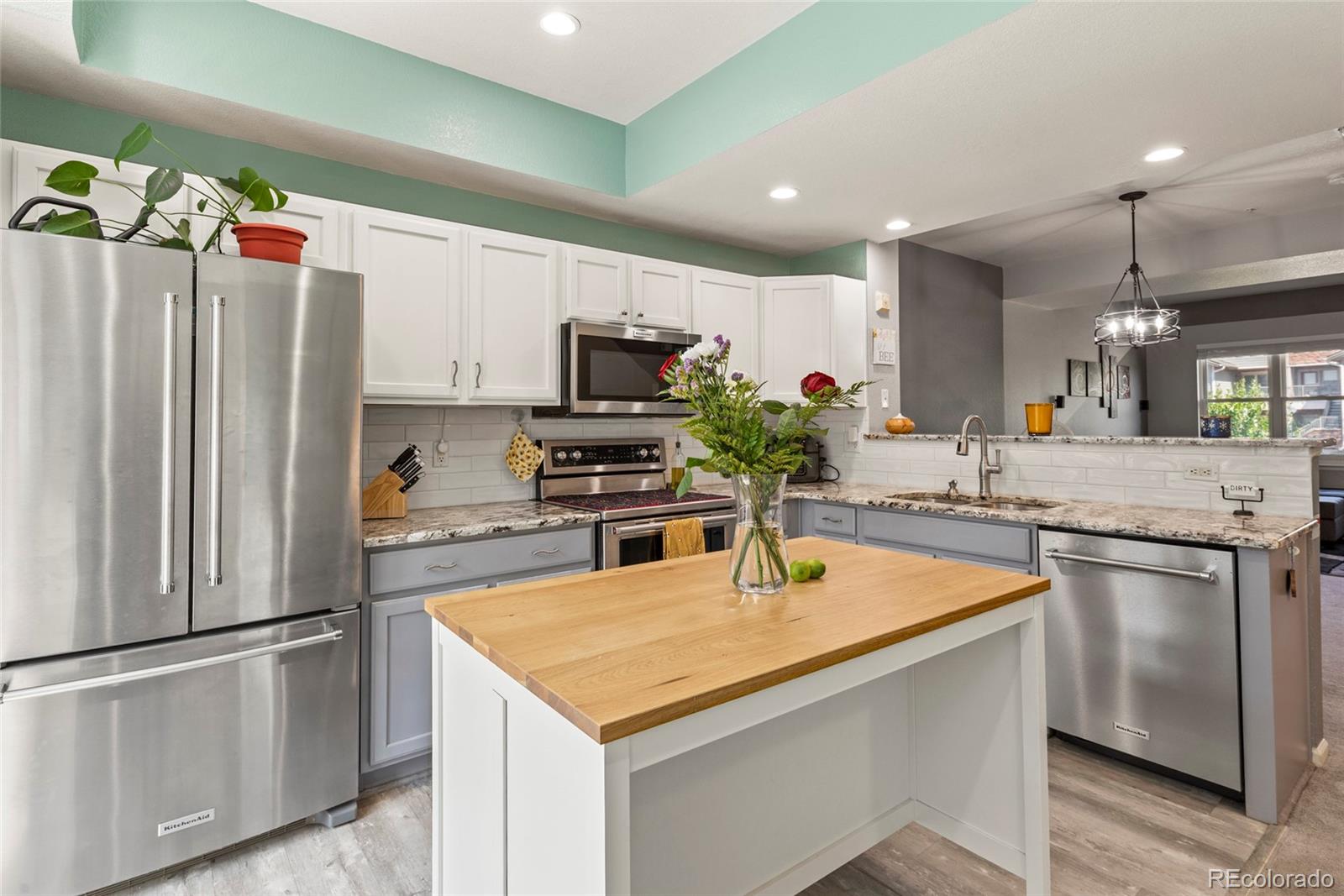 MLS Image #4 for 18727 e yale circle,aurora, Colorado