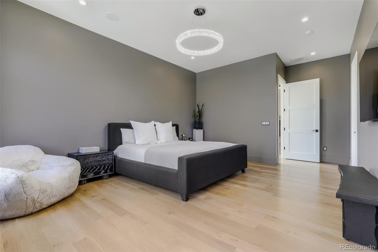 MLS Image #17 for 301  krameria street,denver, Colorado