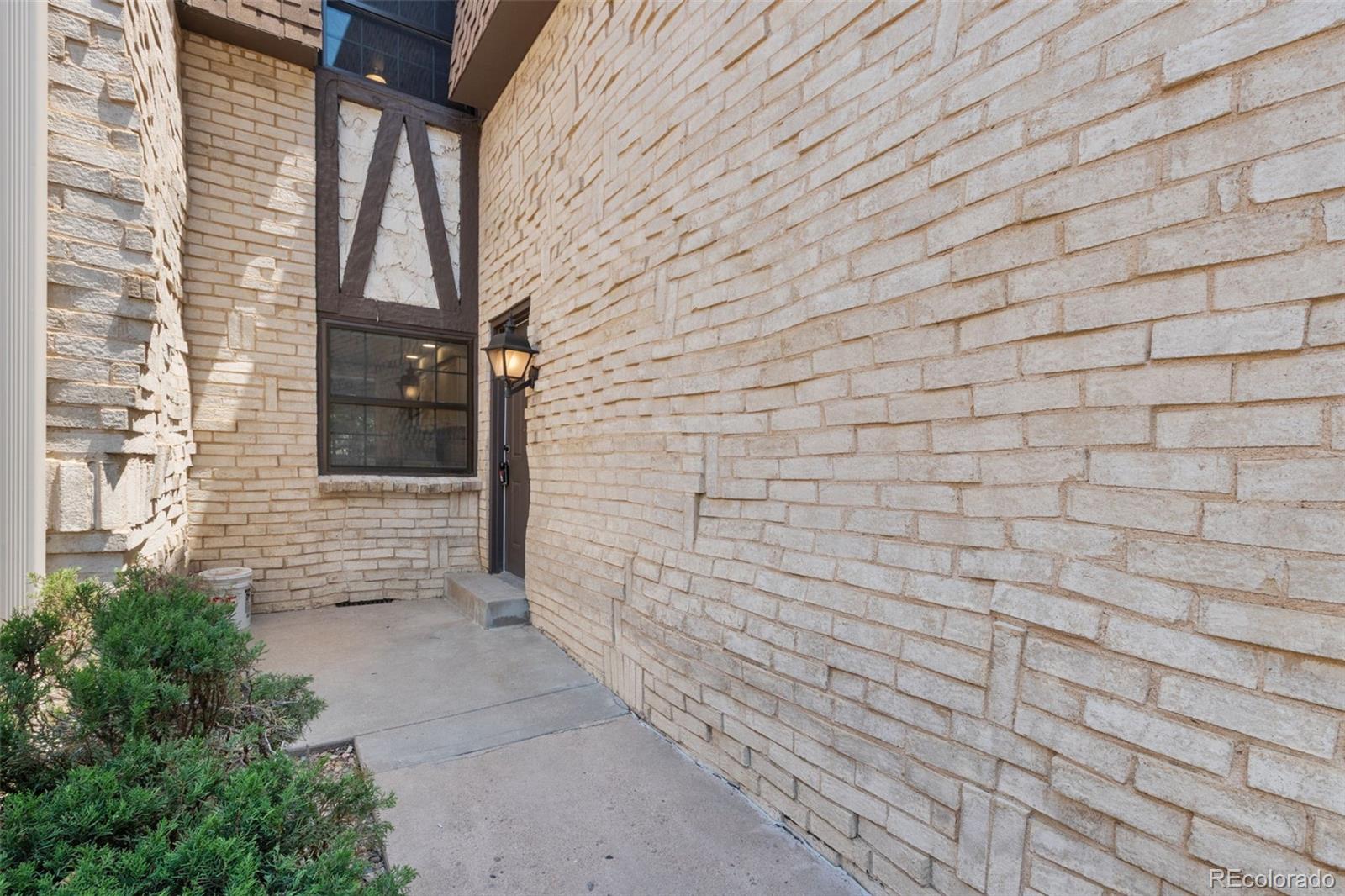 MLS Image #2 for 4250 s olive street,denver, Colorado