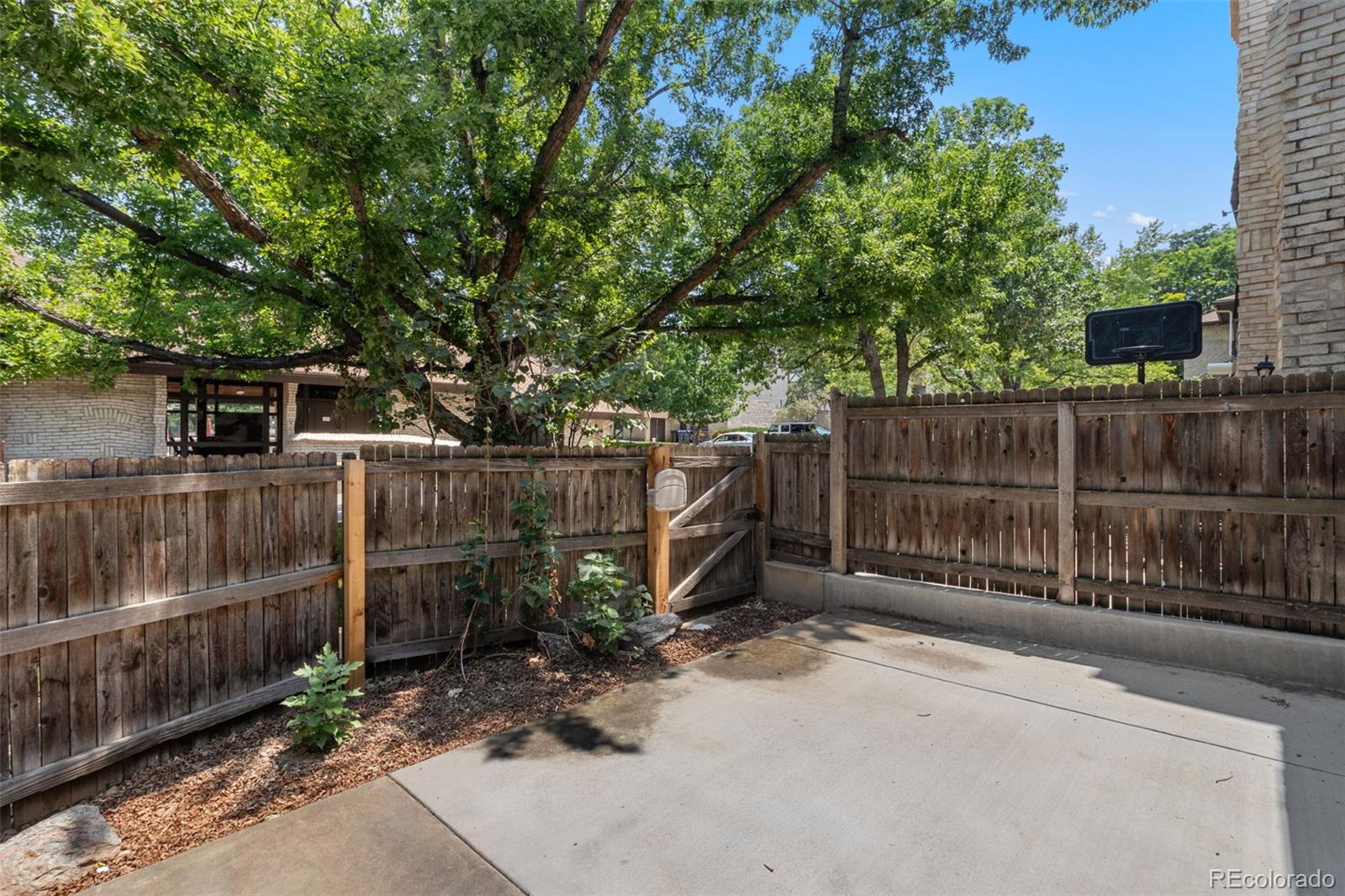 MLS Image #22 for 4250 s olive street,denver, Colorado