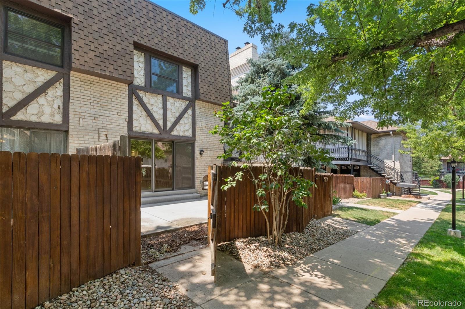 MLS Image #24 for 4250 s olive street,denver, Colorado
